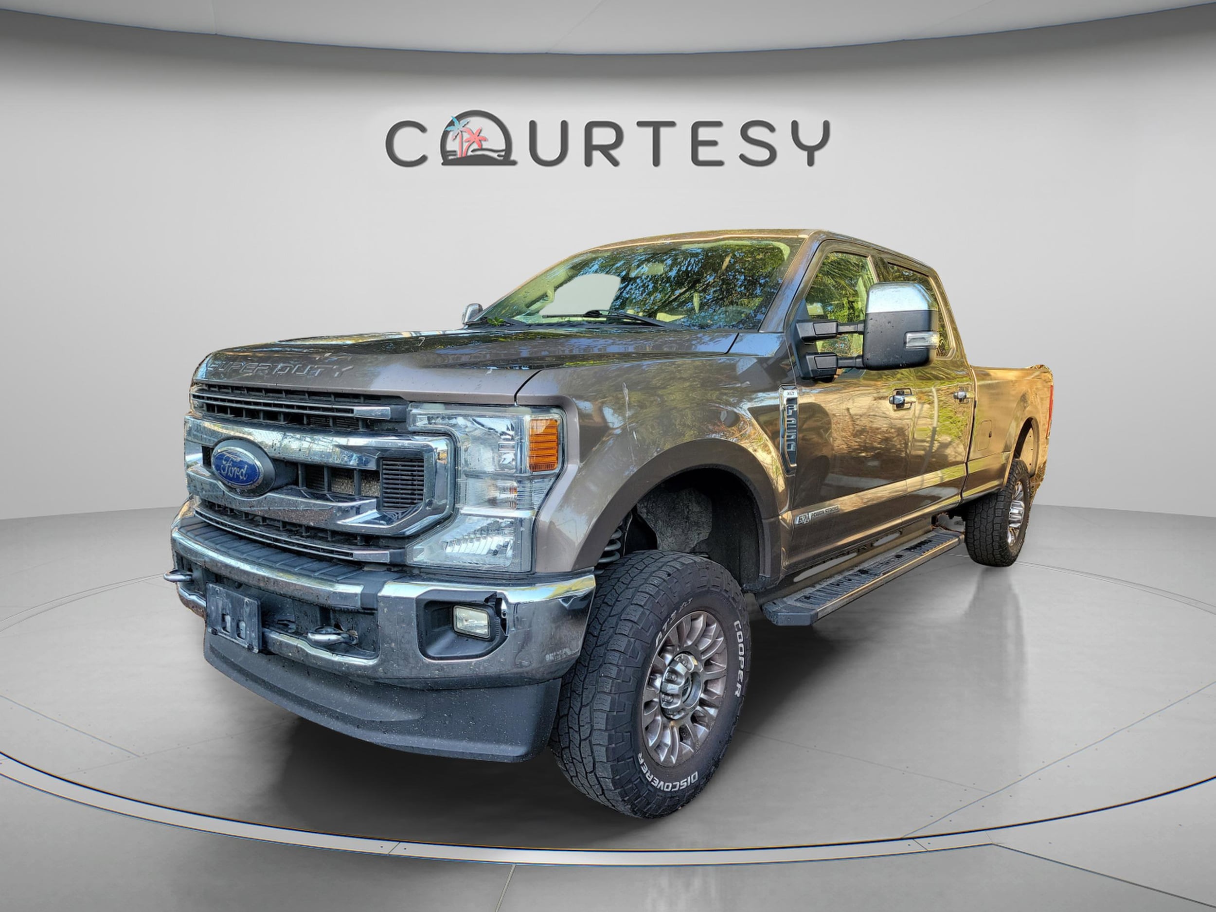 2022 Ford F-250 XLT 4x4 Crew Cab 8' Box's photo