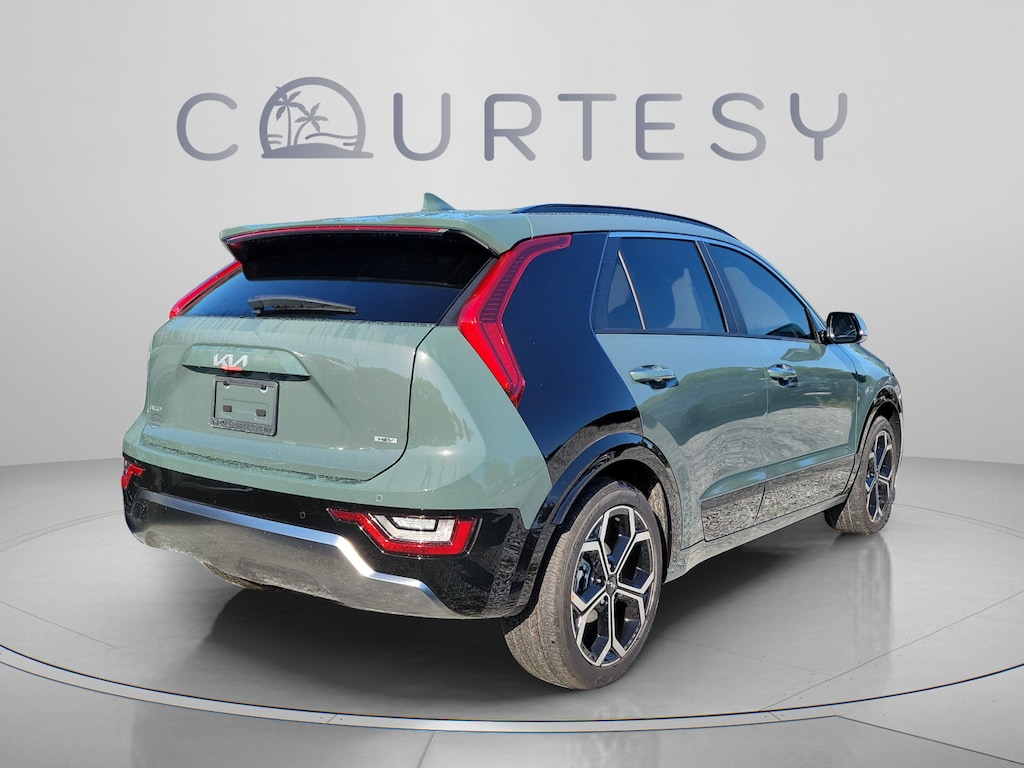 New 2026 Kia Niro SX Touring SUV
