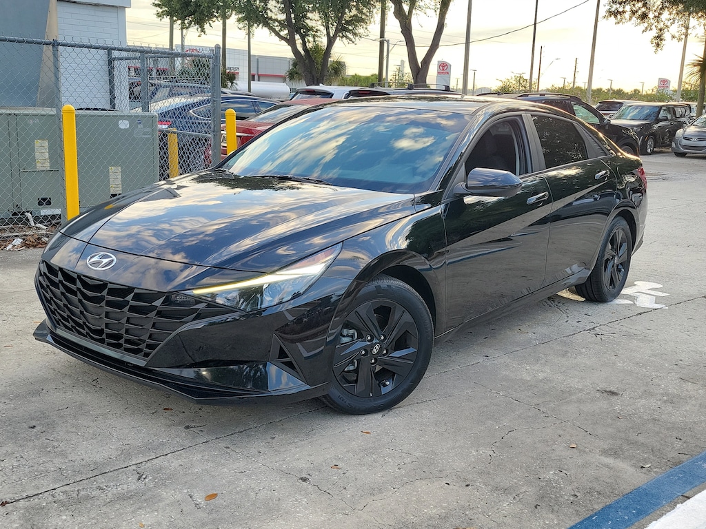 Used 2023 Hyundai Elantra SEL Sedan