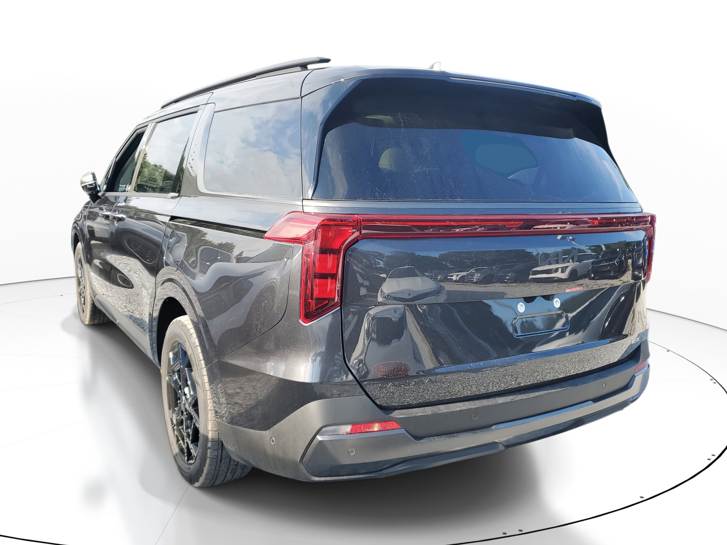 2025 Kia Carnival SX photo 2