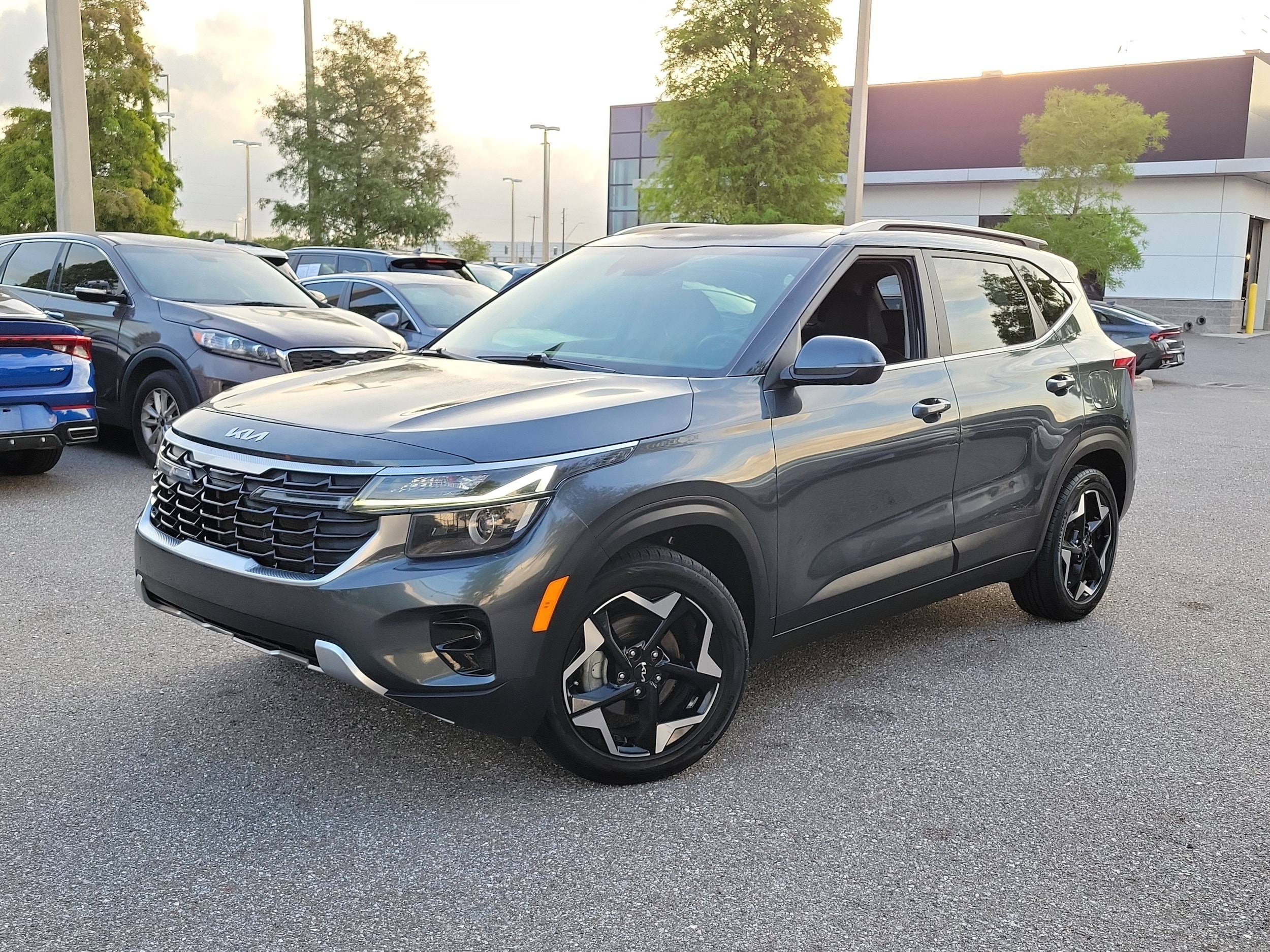 2024 Kia Seltos 2.0 EX FWD's photo