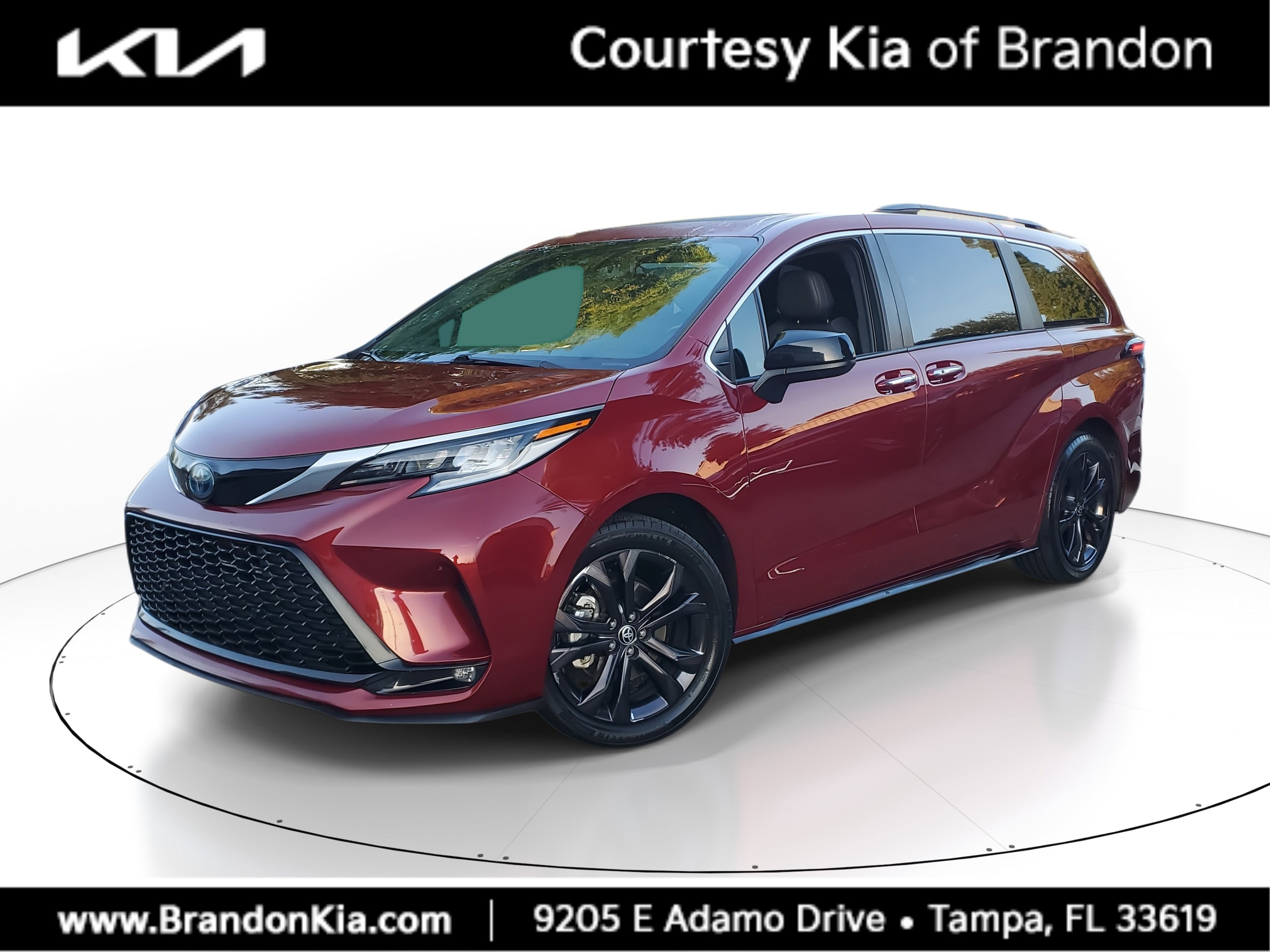 2022 Toyota Sienna XSE 7 Passenger