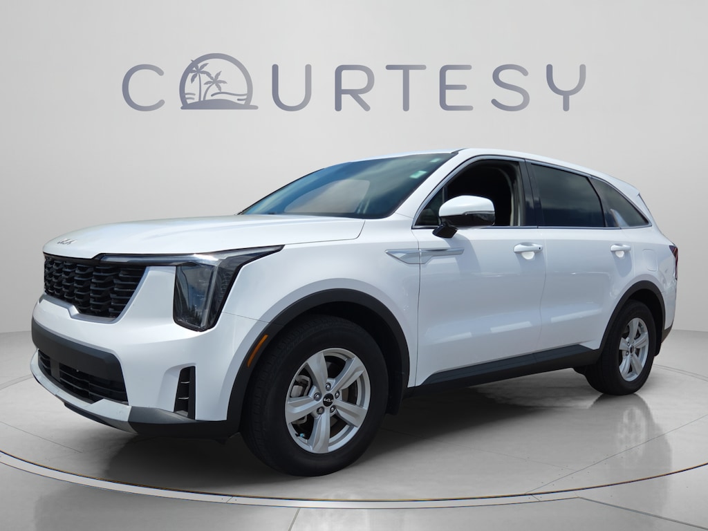 Used 2024 Kia Sorento LX SUV