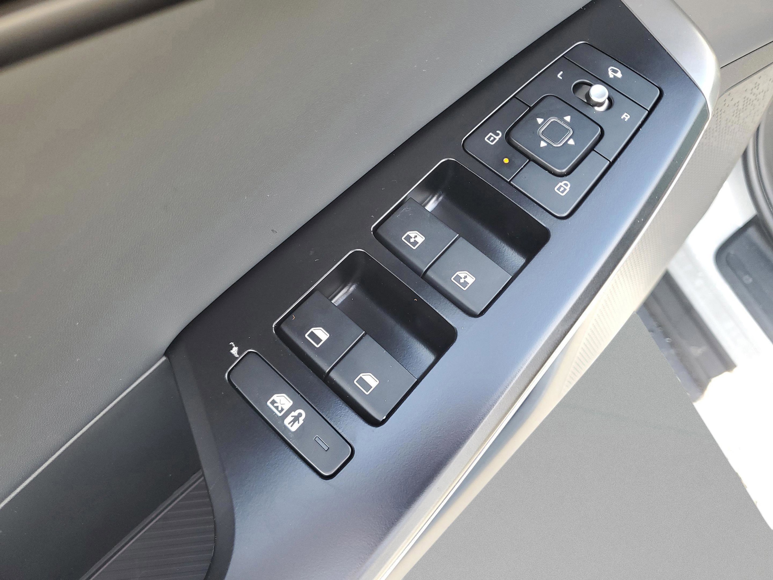 2025 Kia EV6 Light L/R - Photo 12