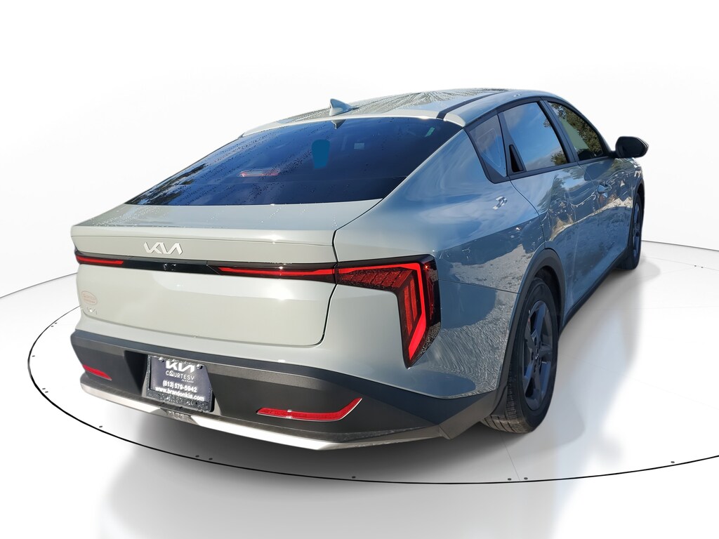 New 2025 Kia K4 LXS Sedan