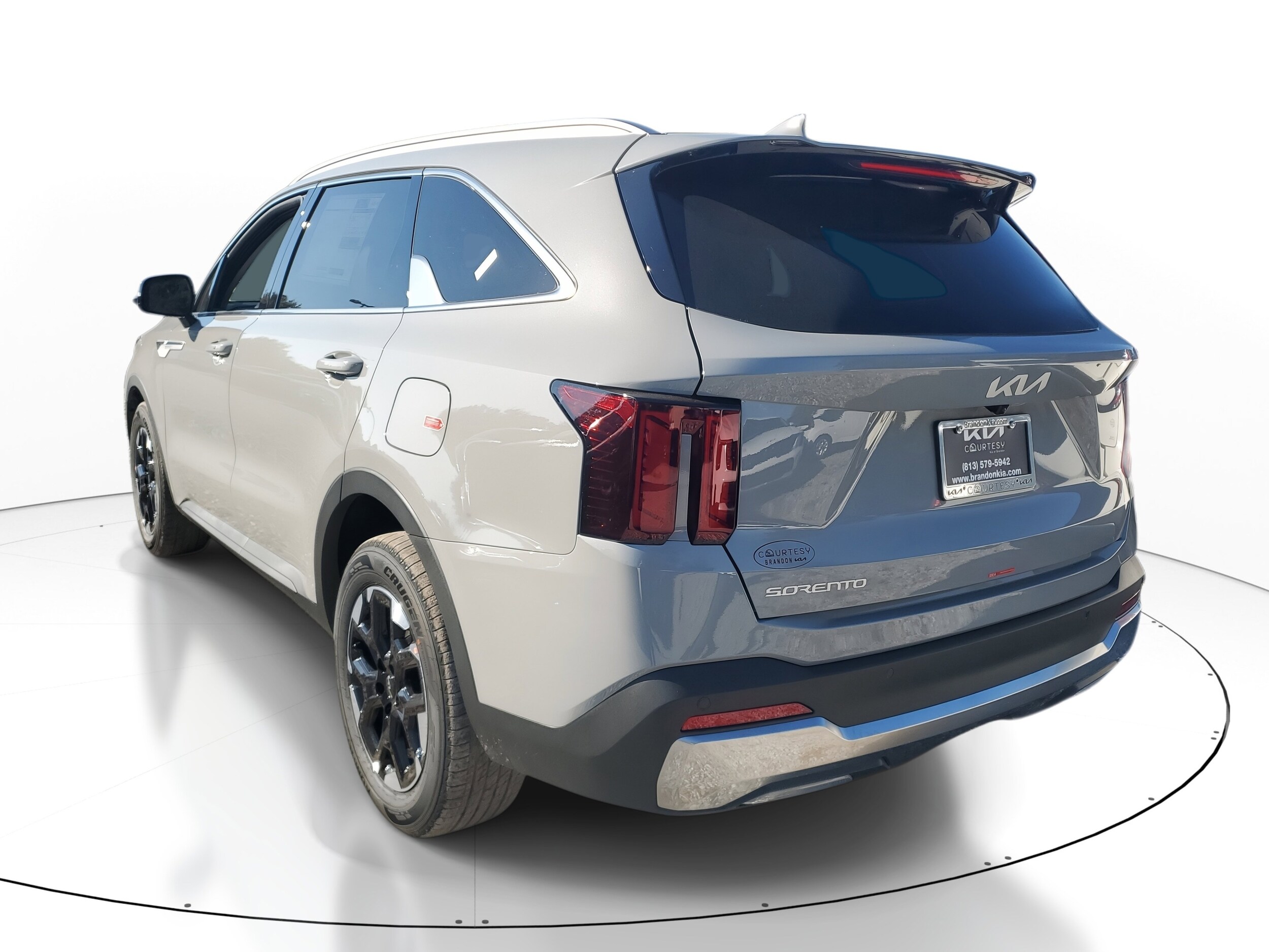 2026 Kia Sorento S photo 2