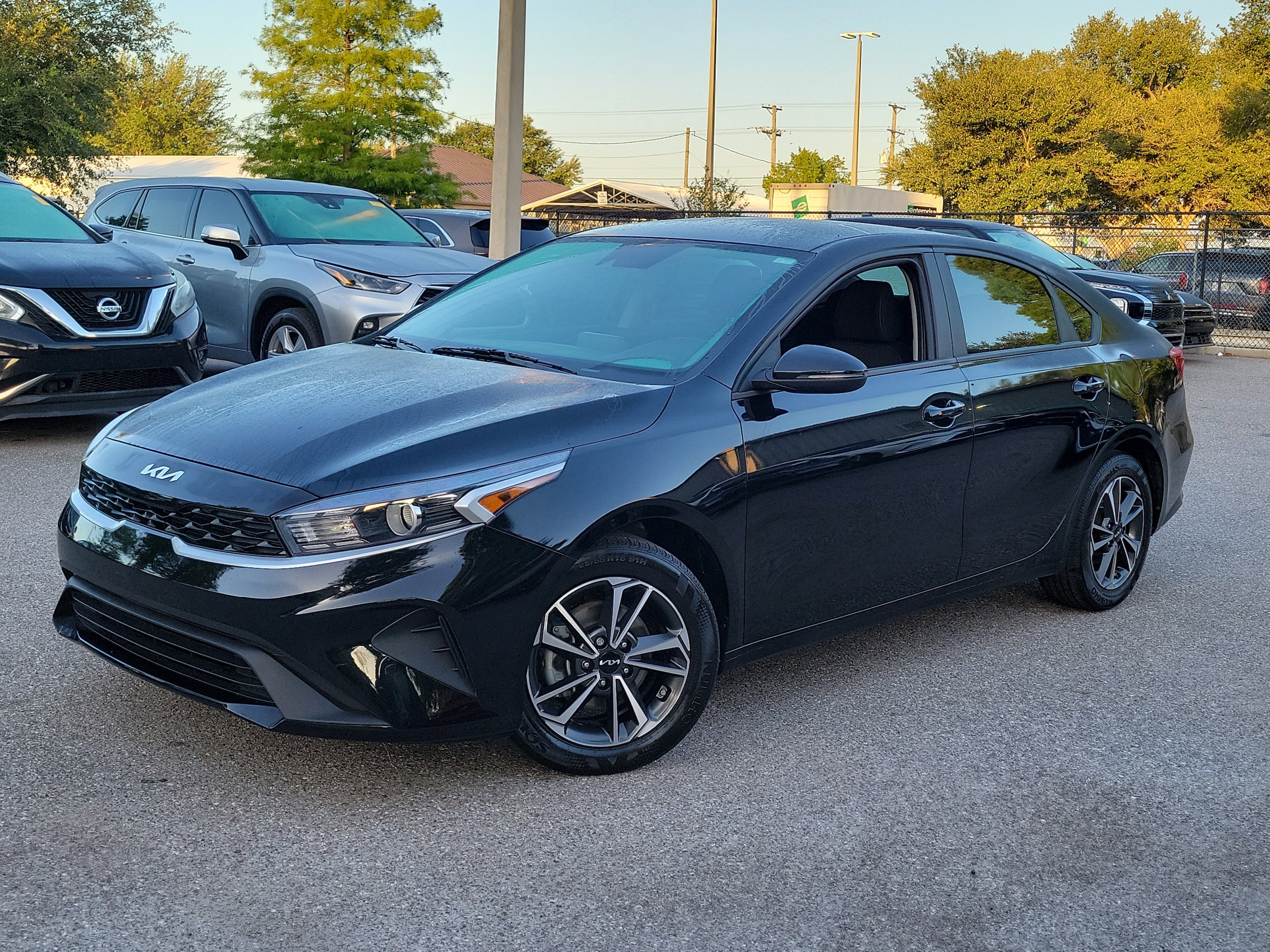 2023 Kia Forte LXS AT's photo