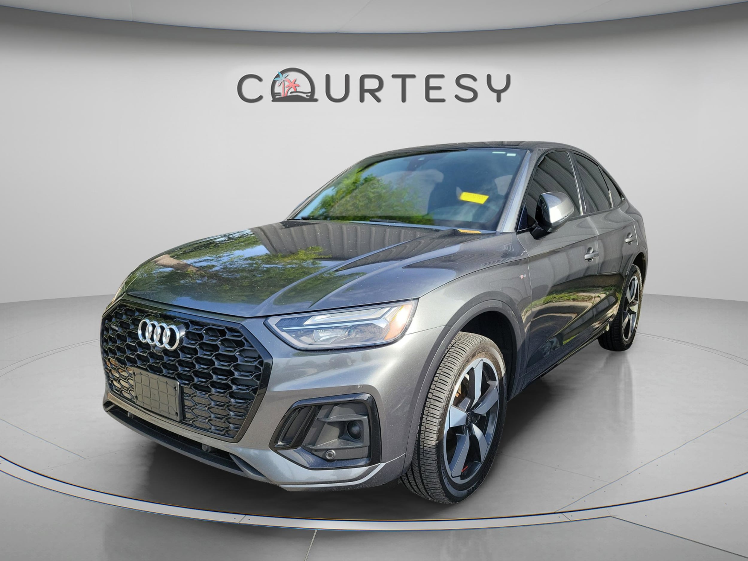 2022 Audi Q5 Sportback 45 Premium Plus's photo