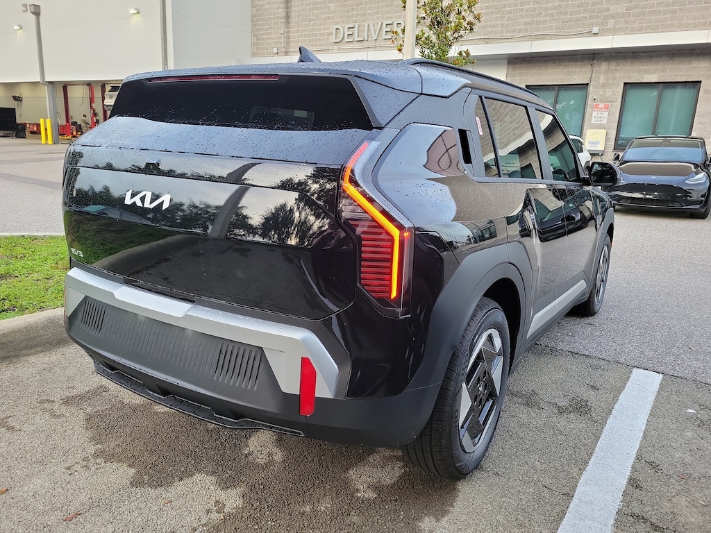 New 2027 Kia EV3 Wind SUV