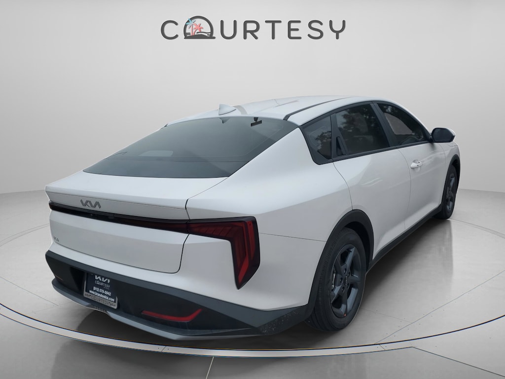 New 2025 Kia K4 LXS Sedan