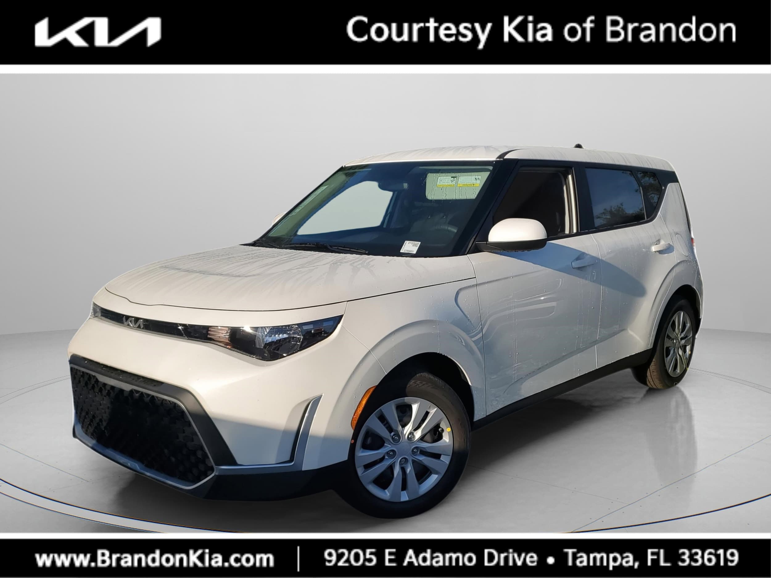 2025 Kia Soul LX's photo