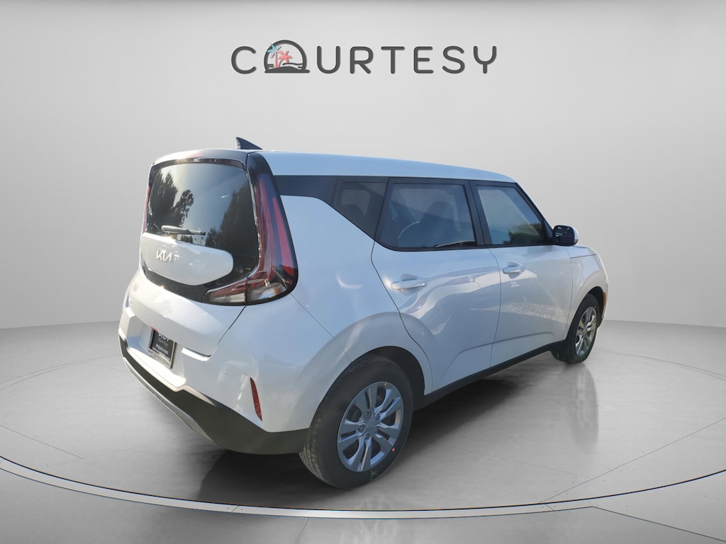 New 2025 Kia Soul LX Hatchback