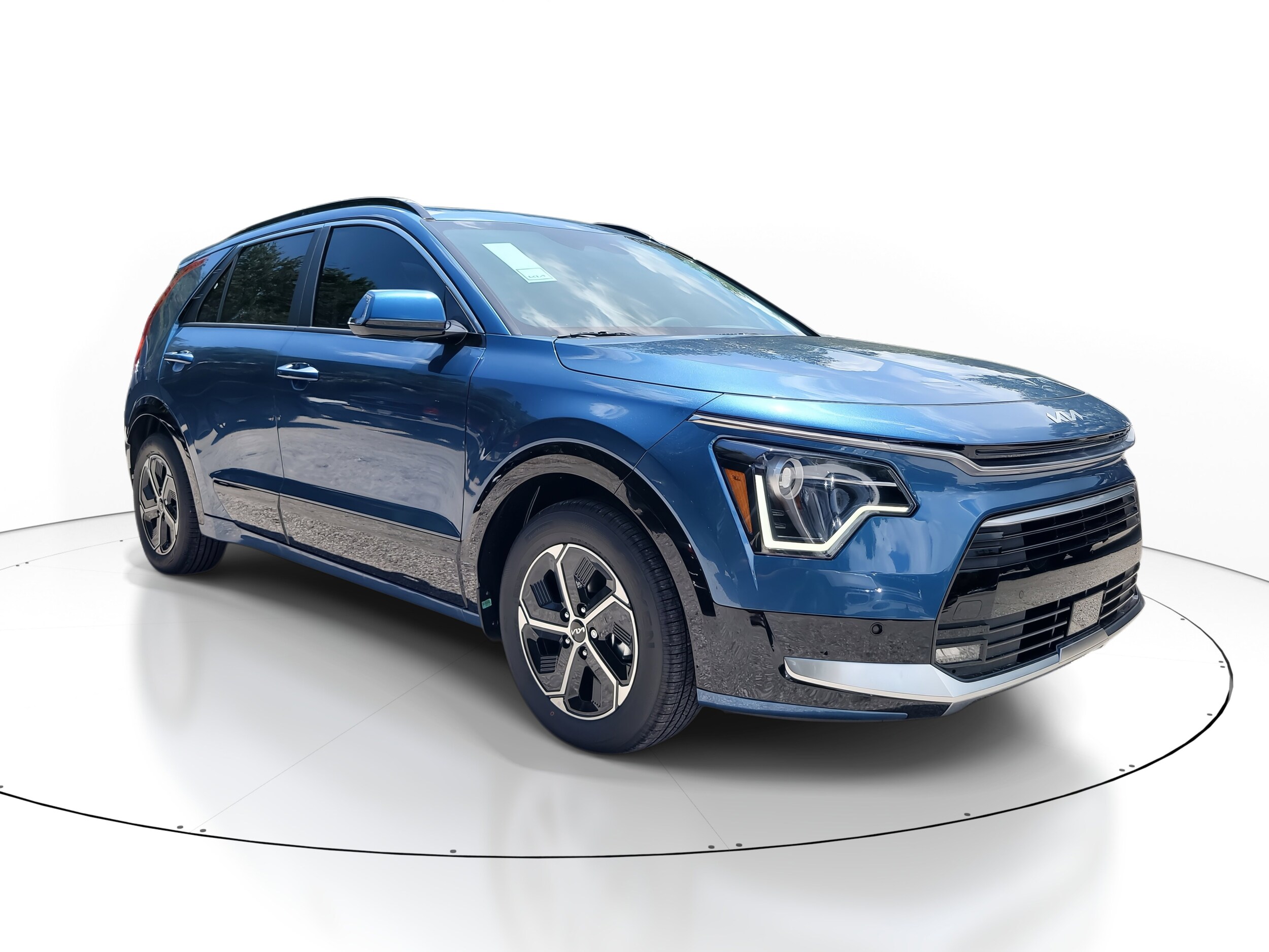 2025 Kia Niro SX photo 3