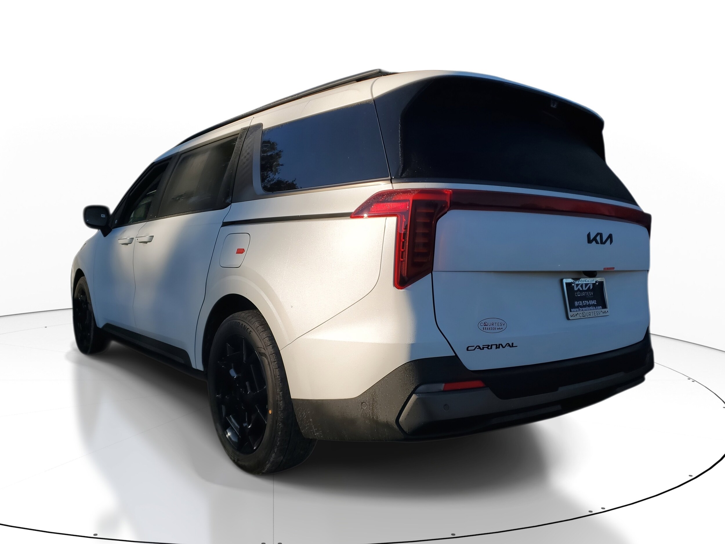 2026 Kia Carnival SX Prestige photo 2