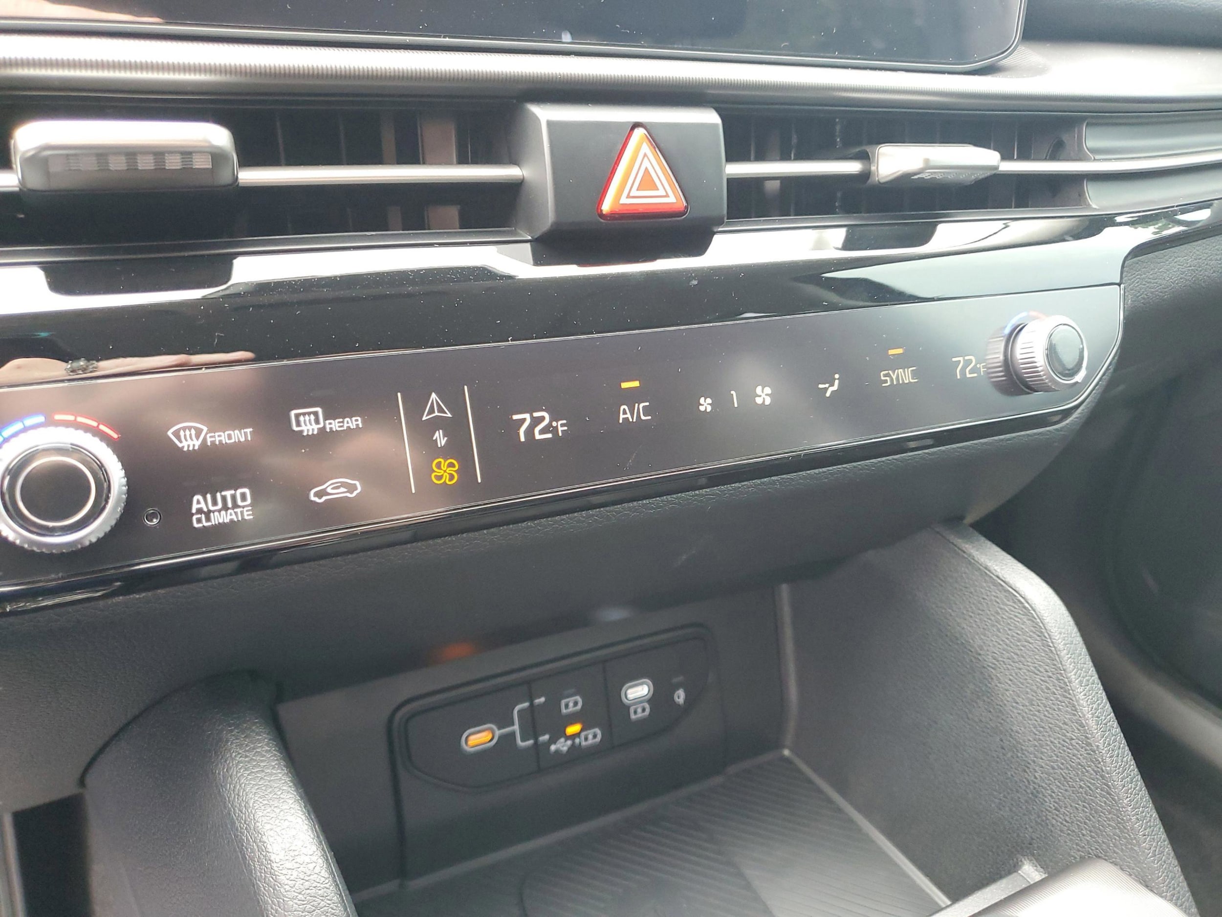 2026 Kia Sportage SX - Photo 18