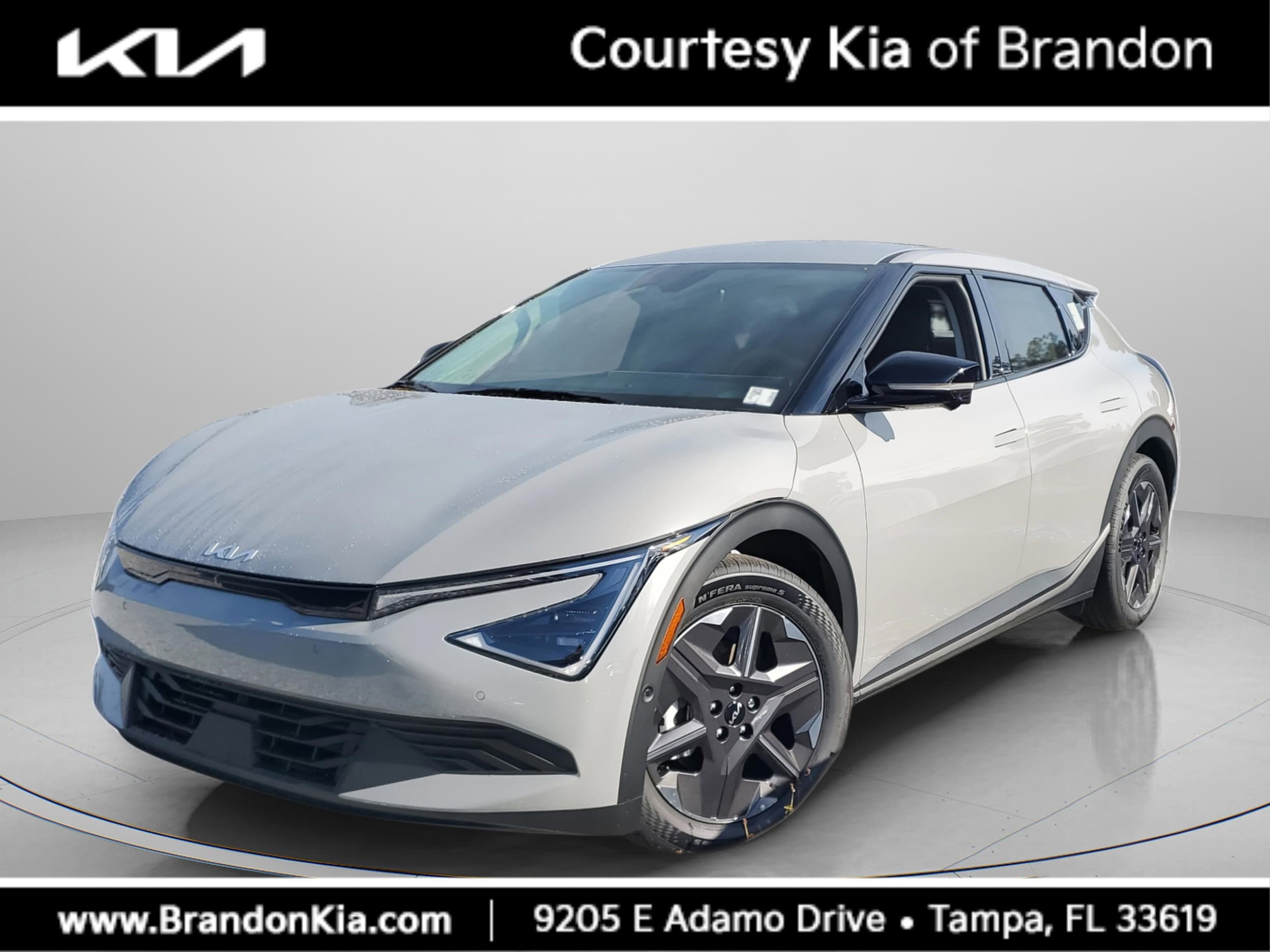 2025 Kia EV6 Light L/R's photo