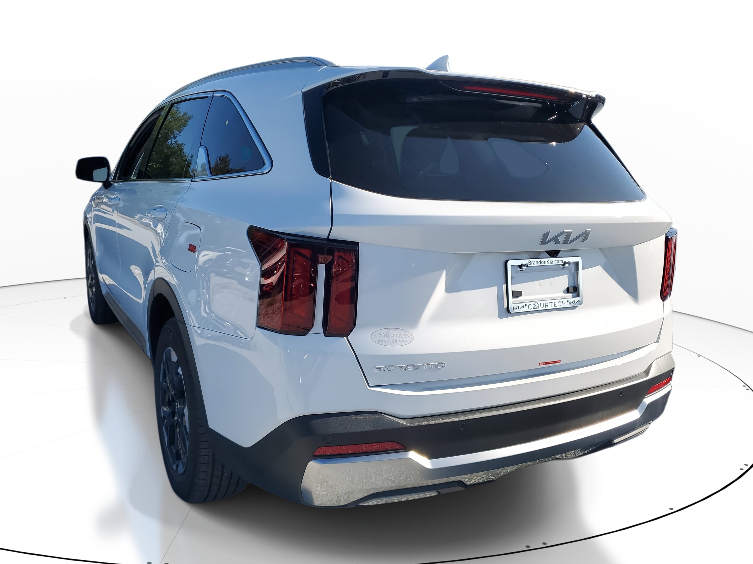 2025 Kia Sorento S photo 2