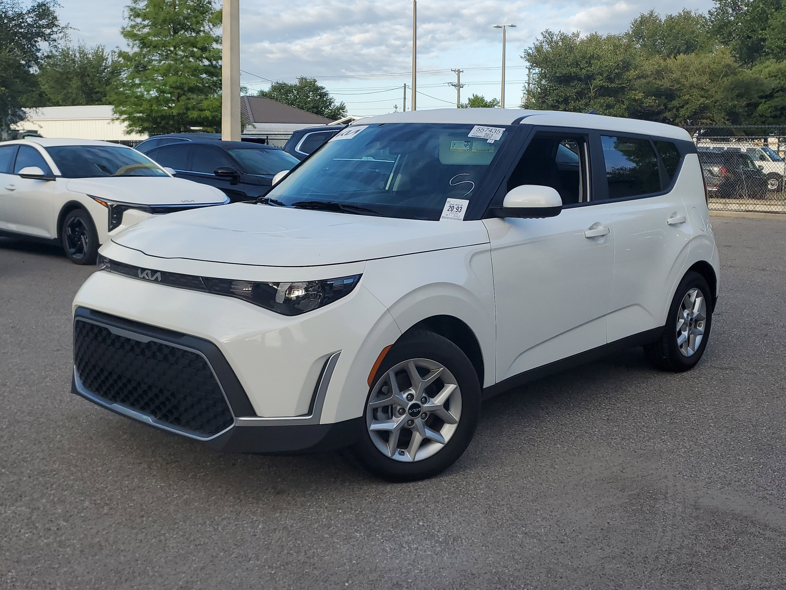 2025 Kia Soul 2.0L LX IVT's photo