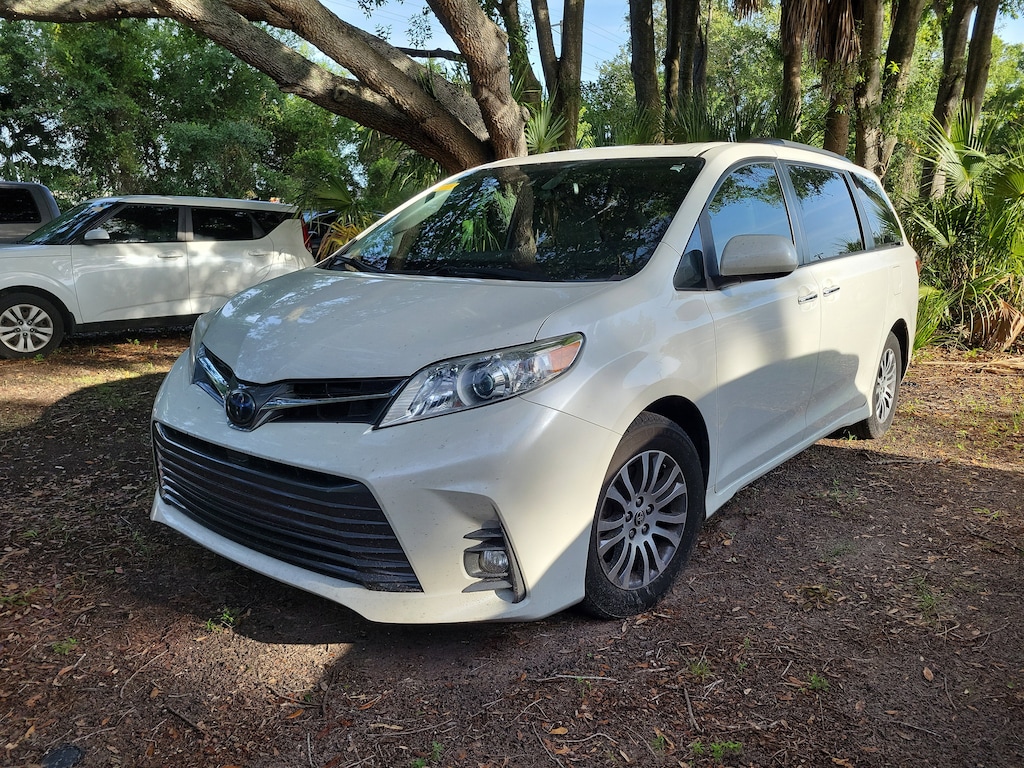 Used 2020 Toyota Sienna XLE 7 Passenger Auto Access Seat Van