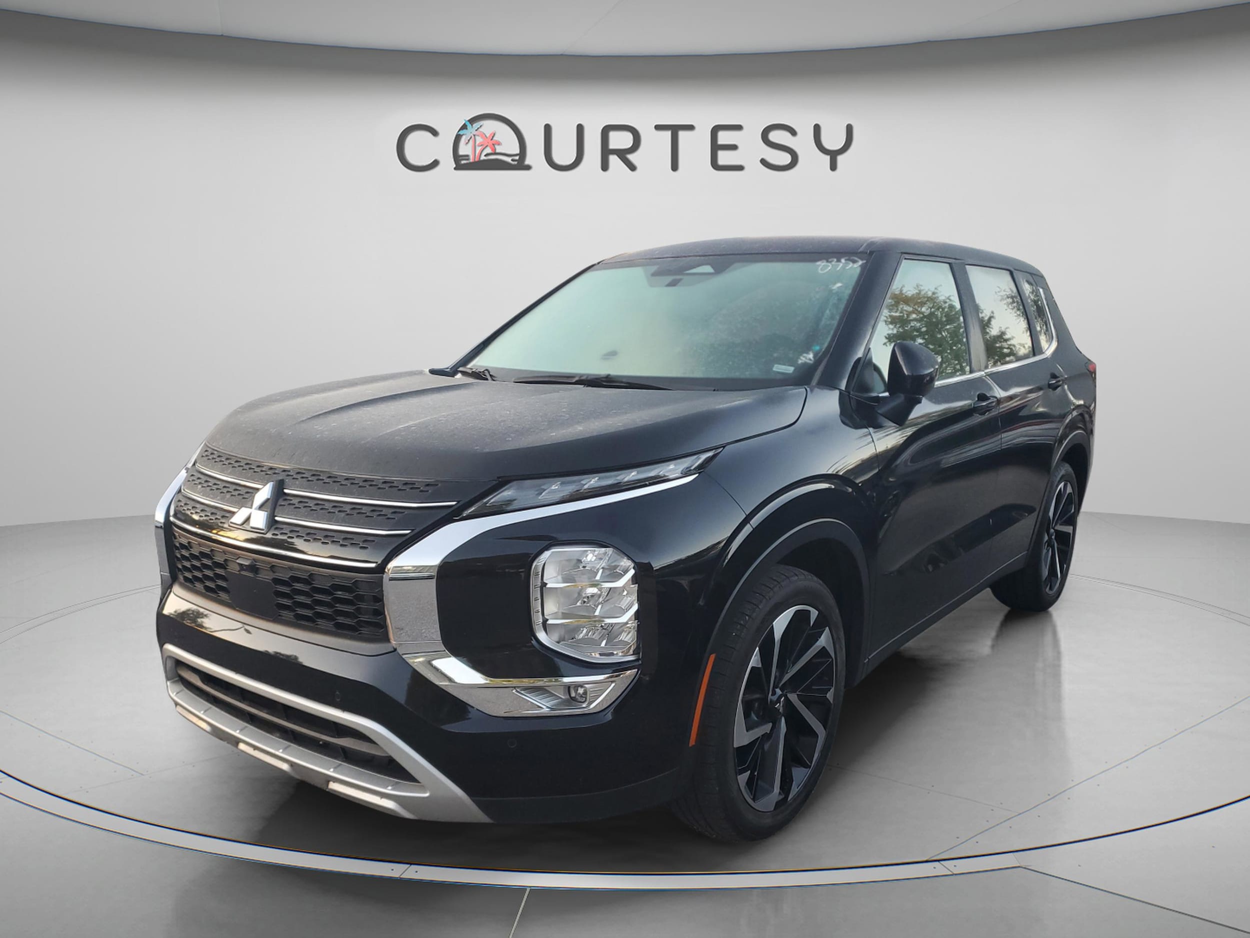 2024 Mitsubishi Outlander SE 2WD's photo