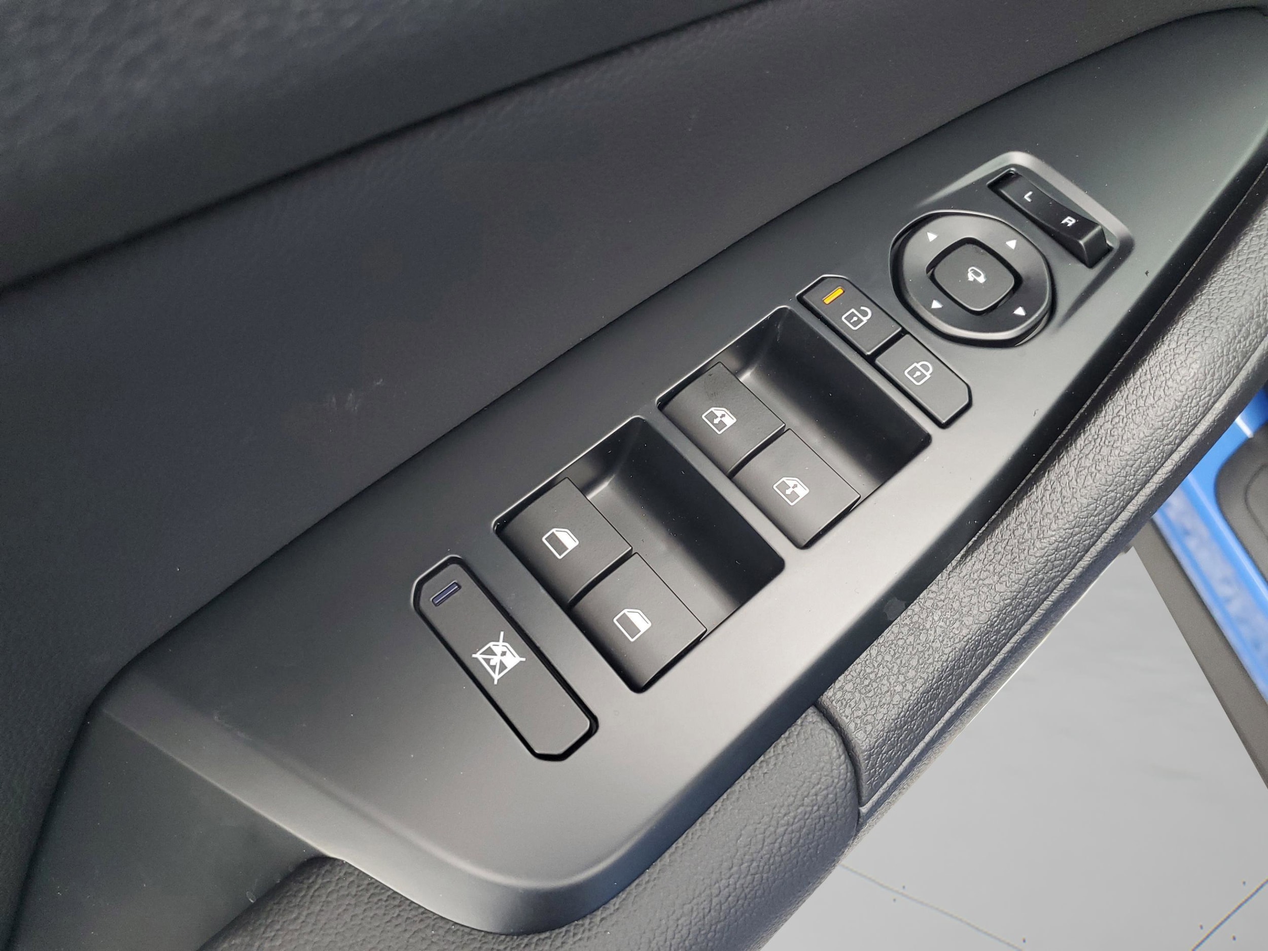 2026 Kia Sportage SX - Photo 30