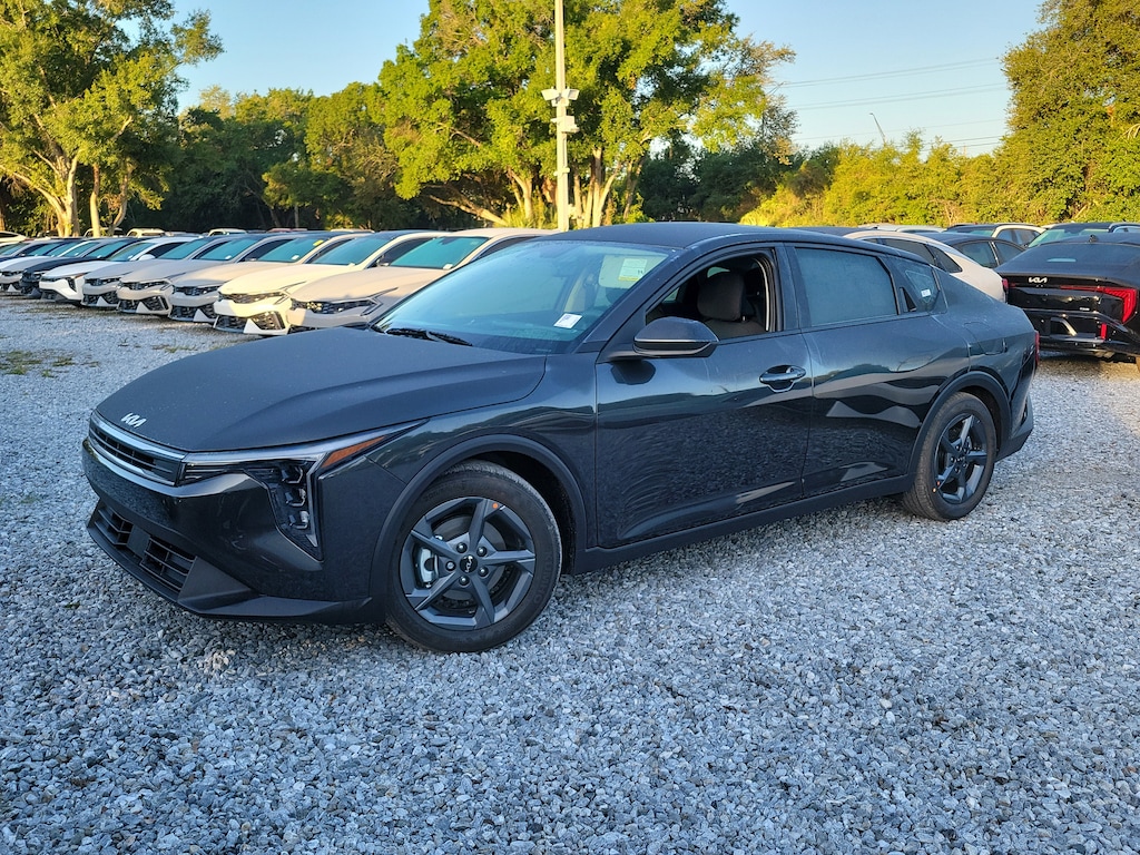 New 2026 Kia K4 LXS Sedan