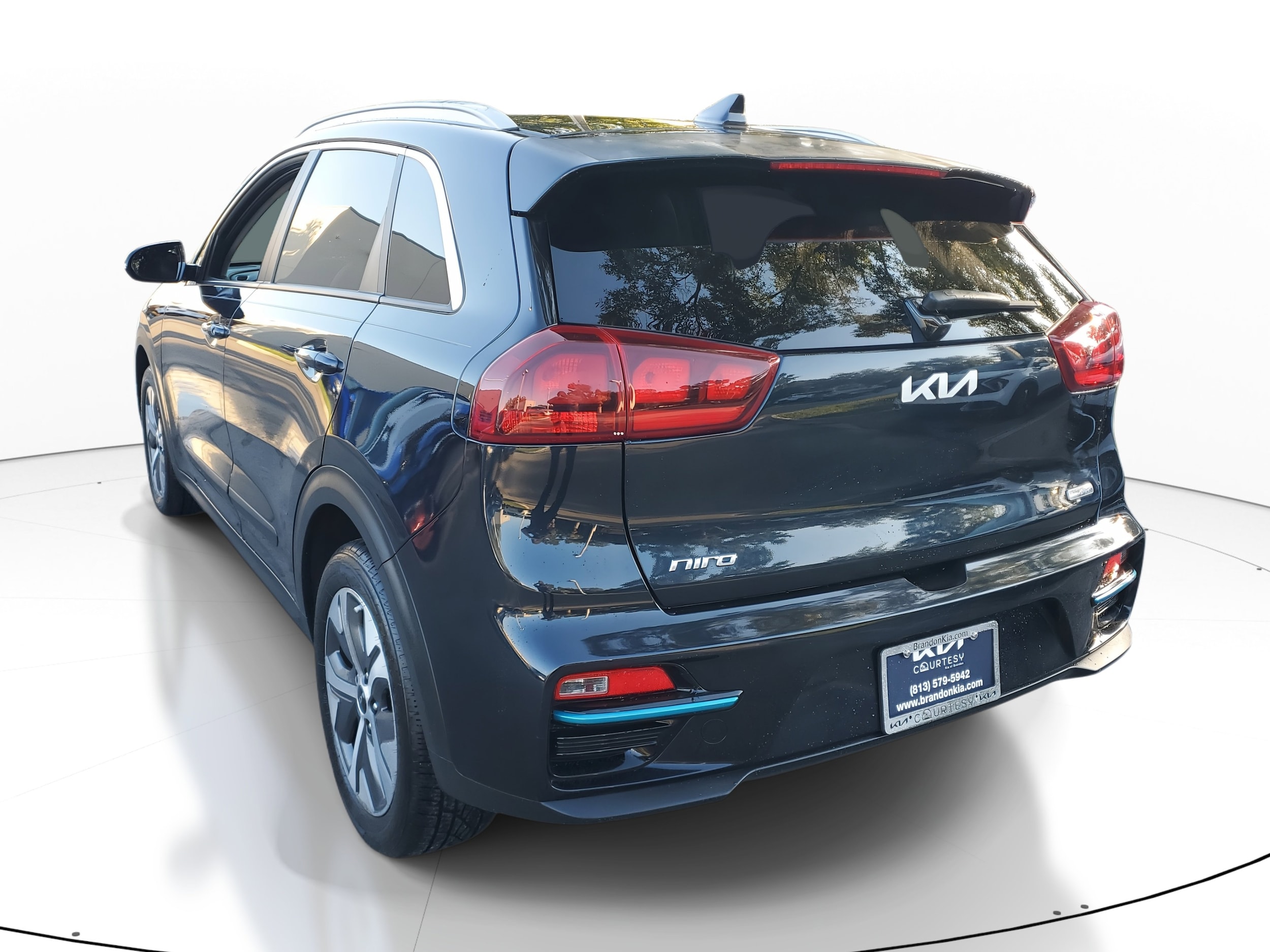Used 2022 Kia Niro EX with VIN KNDCC3LG2N5121864 for sale in Tampa, FL