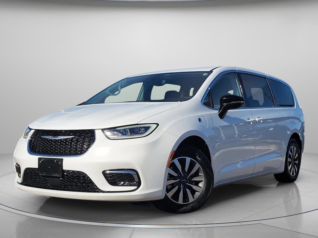 Used 2024 Chrysler Pacifica Plug-In Hybrid Select Van Passenger Van