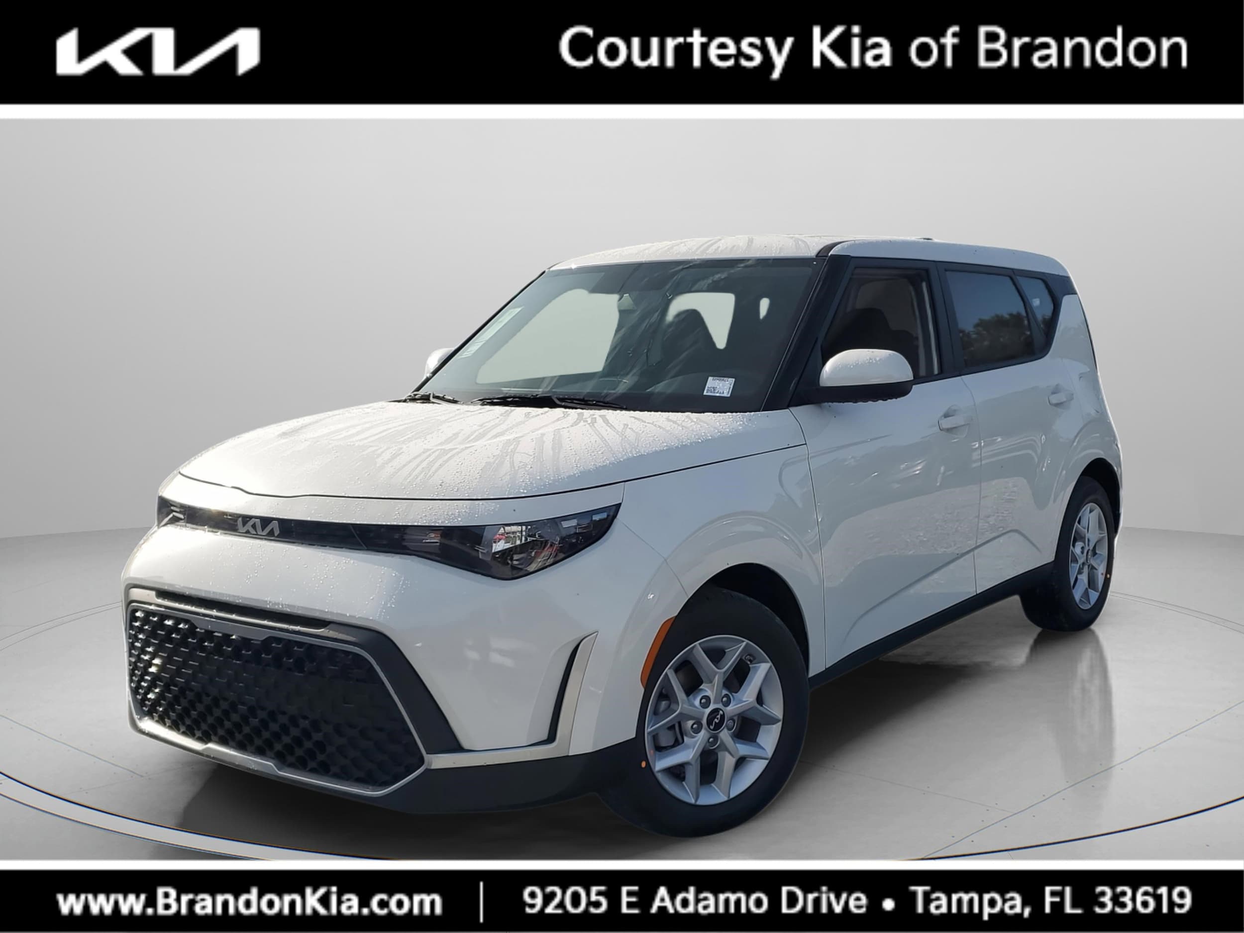 2025 Kia Soul LX's photo