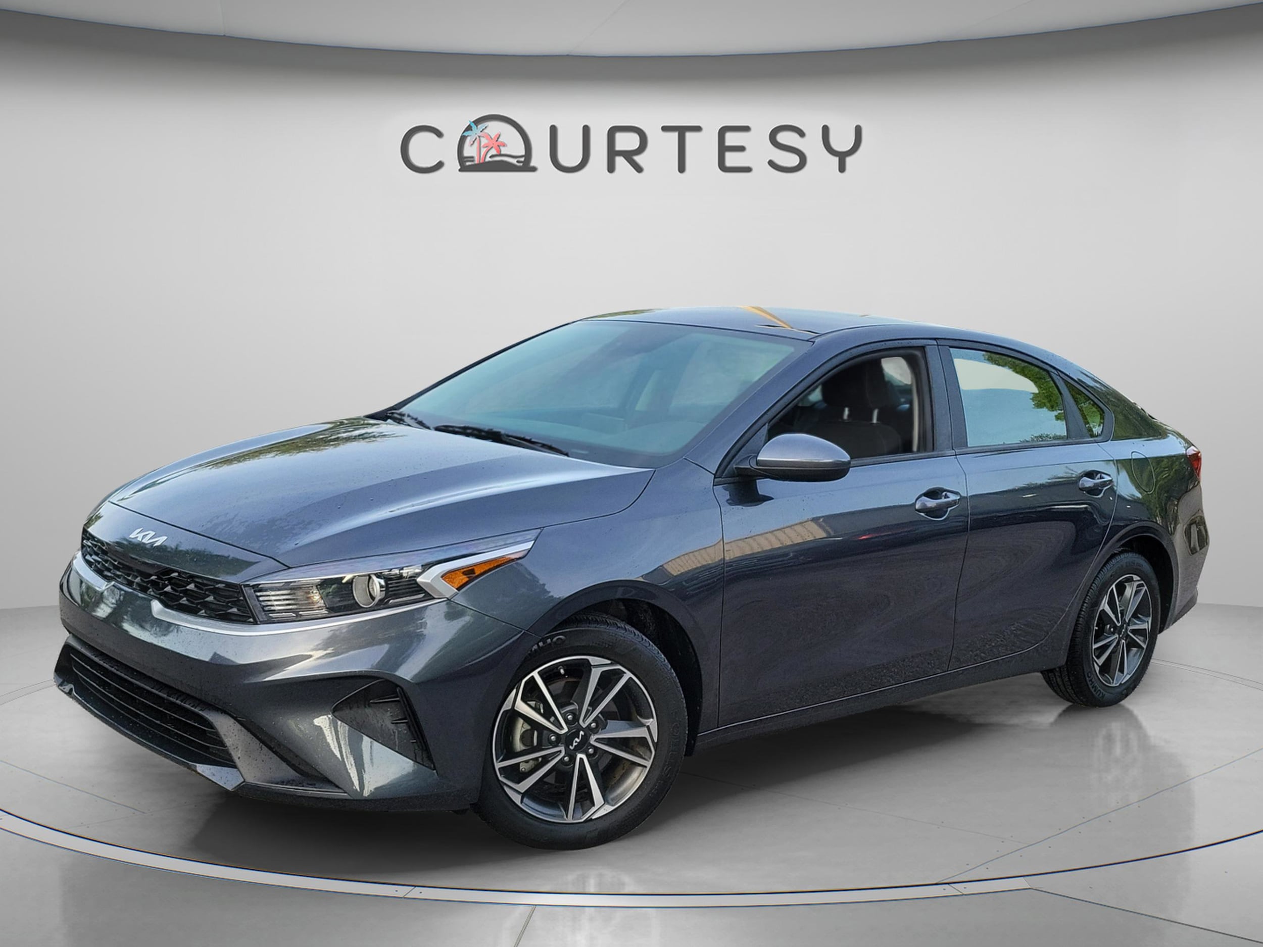 2023 Kia Forte LXS AT's photo