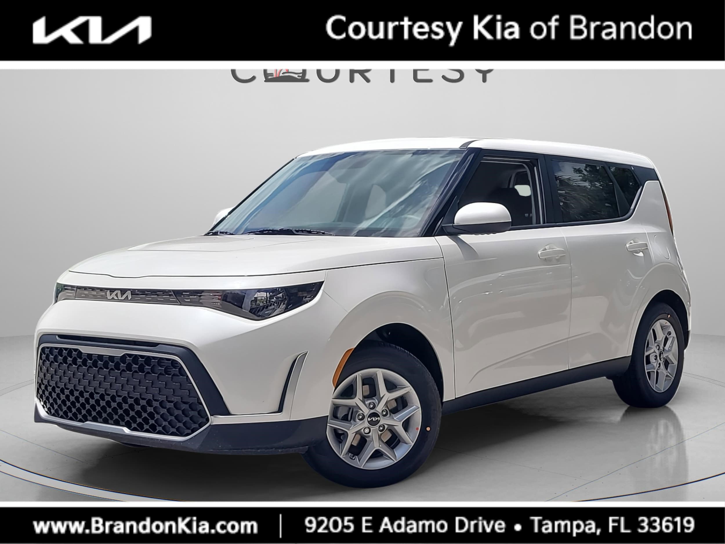 2025 Kia Soul LX's photo