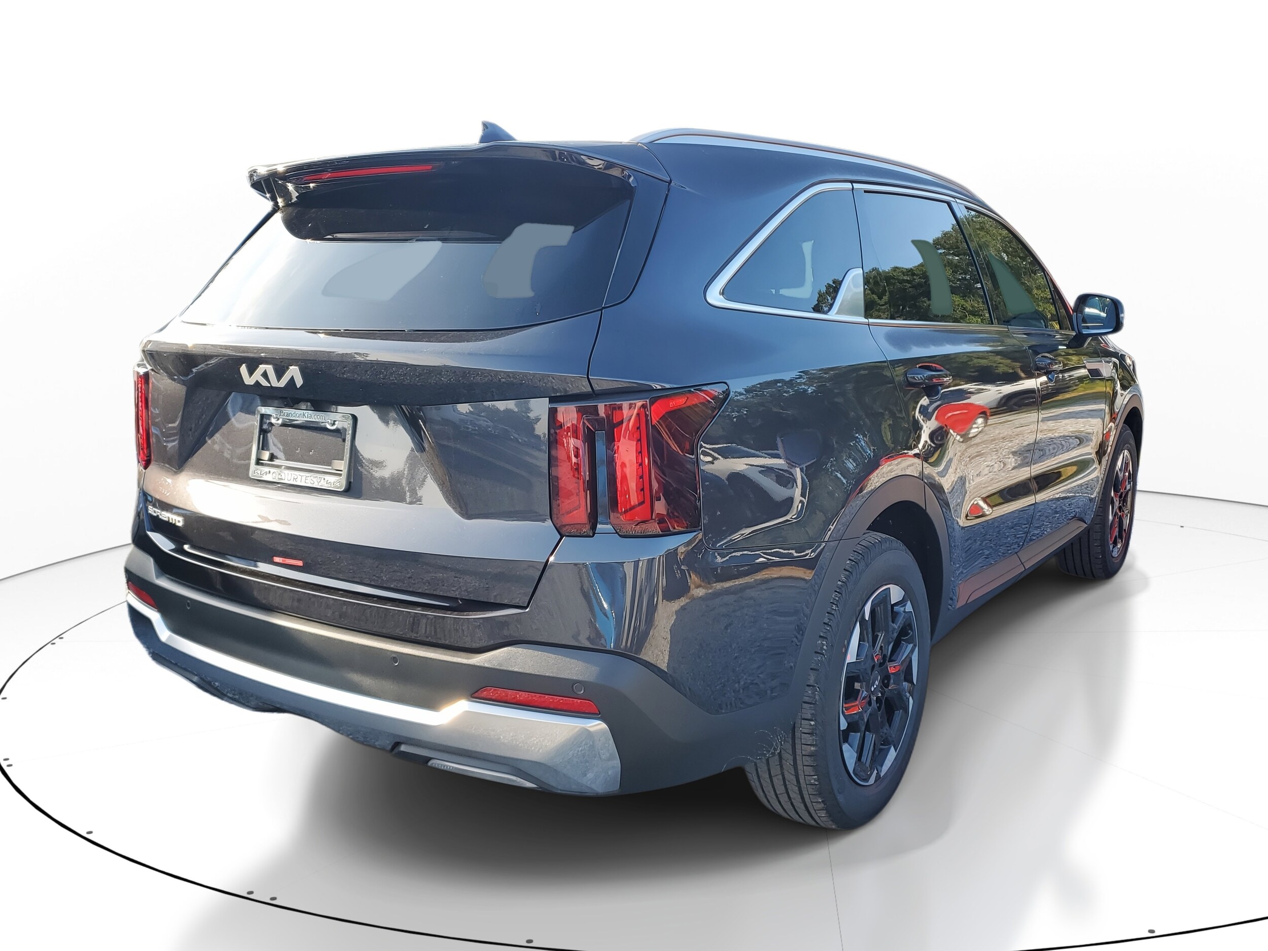 2025 Kia Sorento S photo 3