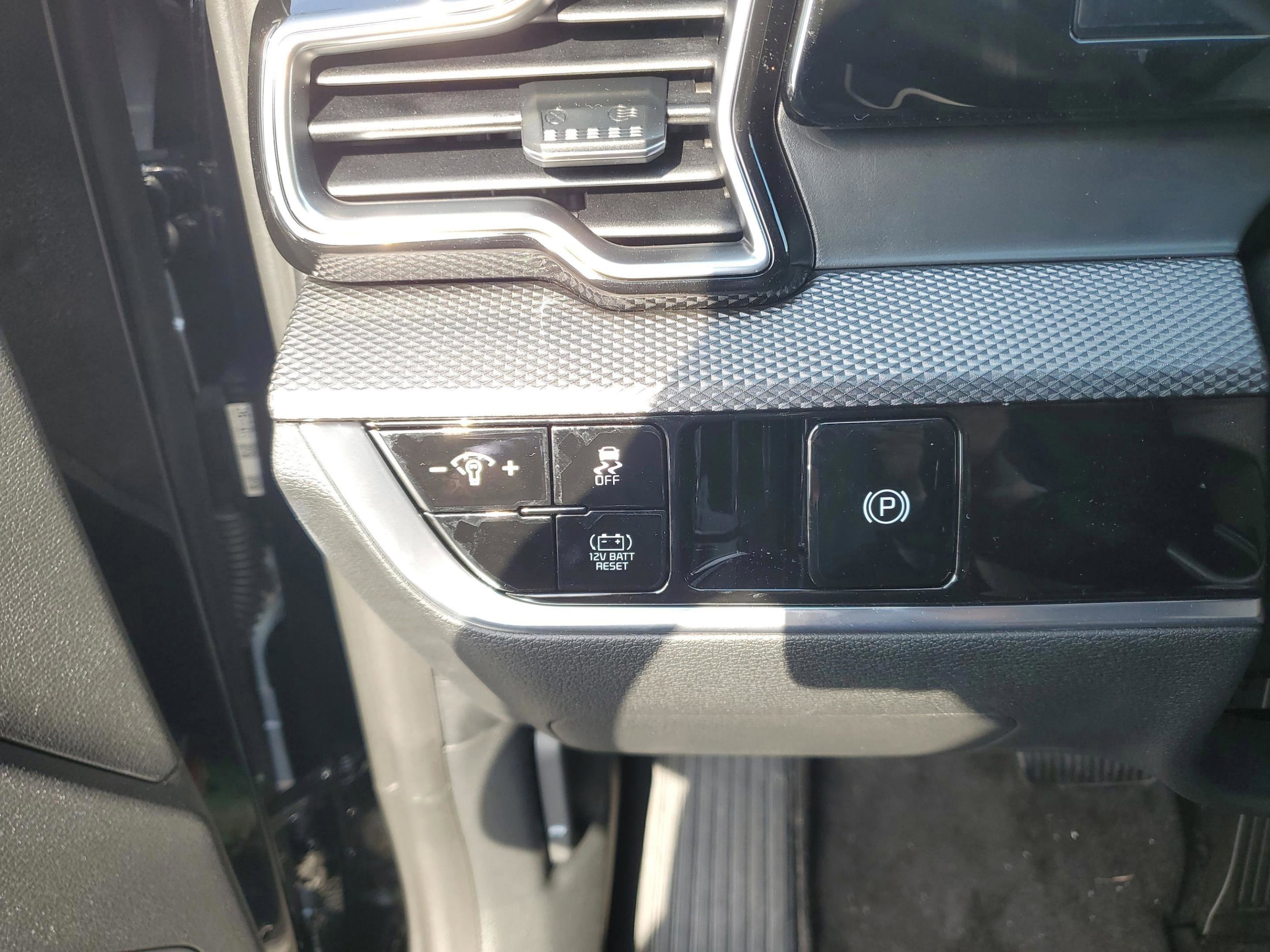 2025 Kia Sportage LX Hybrid - Photo 9