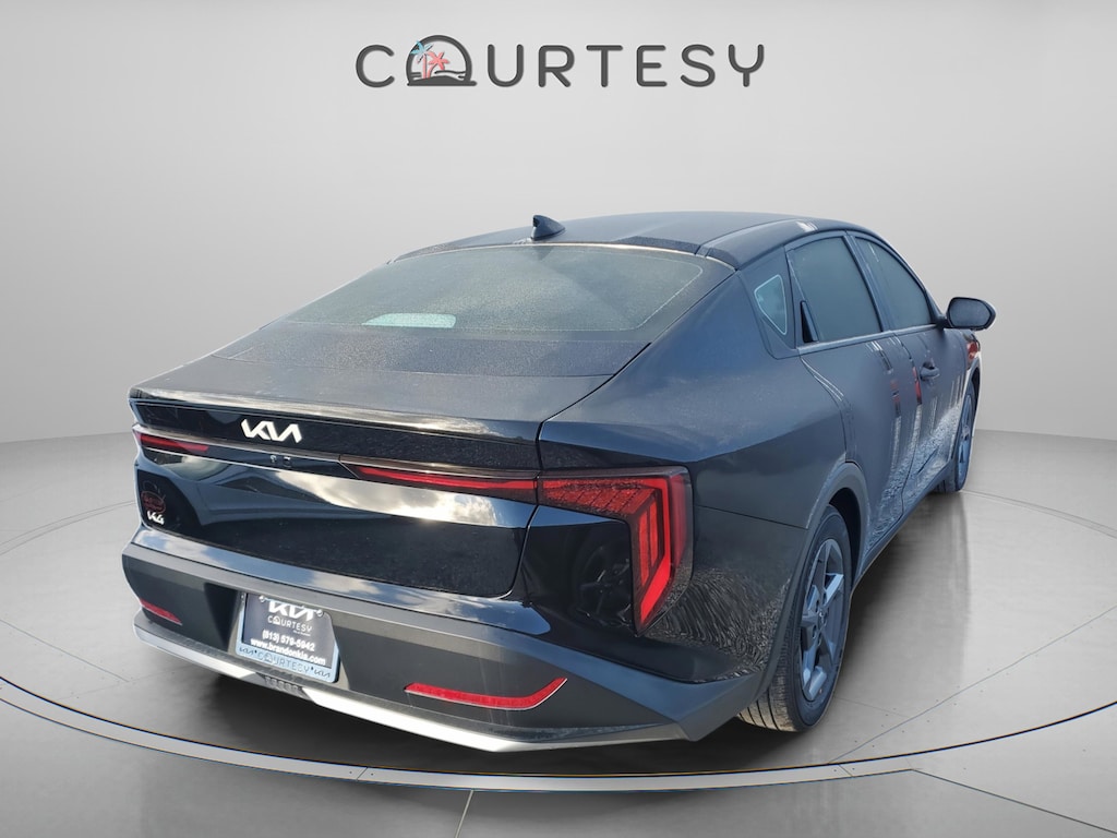 New 2025 Kia K4 LXS Sedan