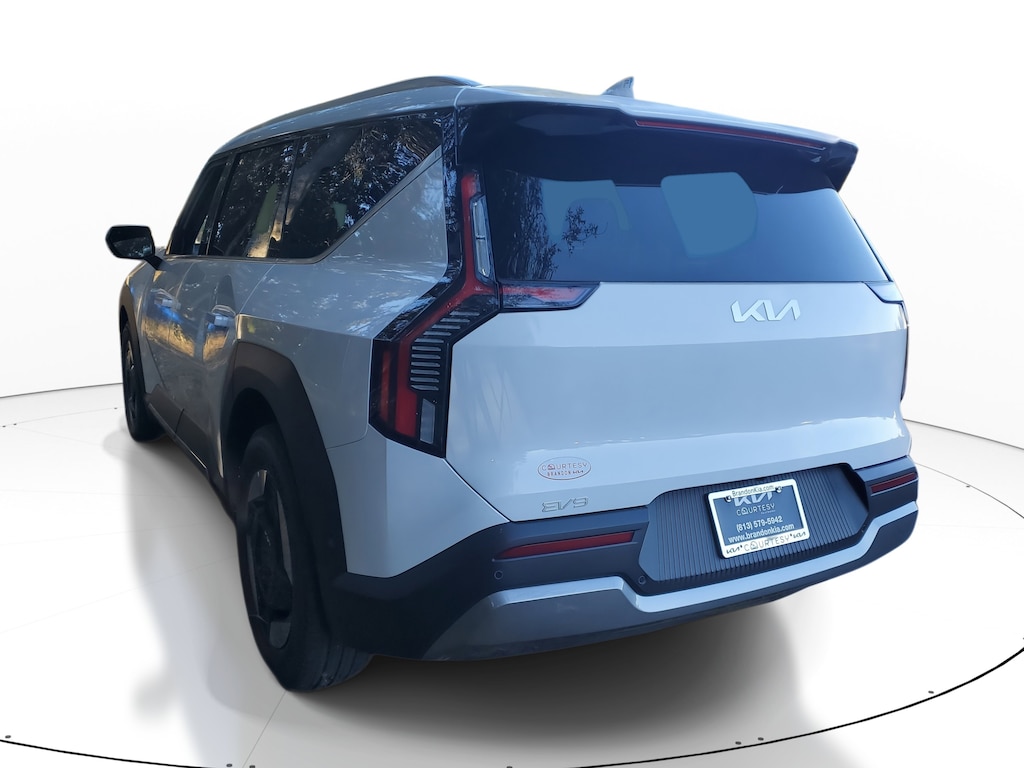 New 2026 Kia EV9 Wind SUV