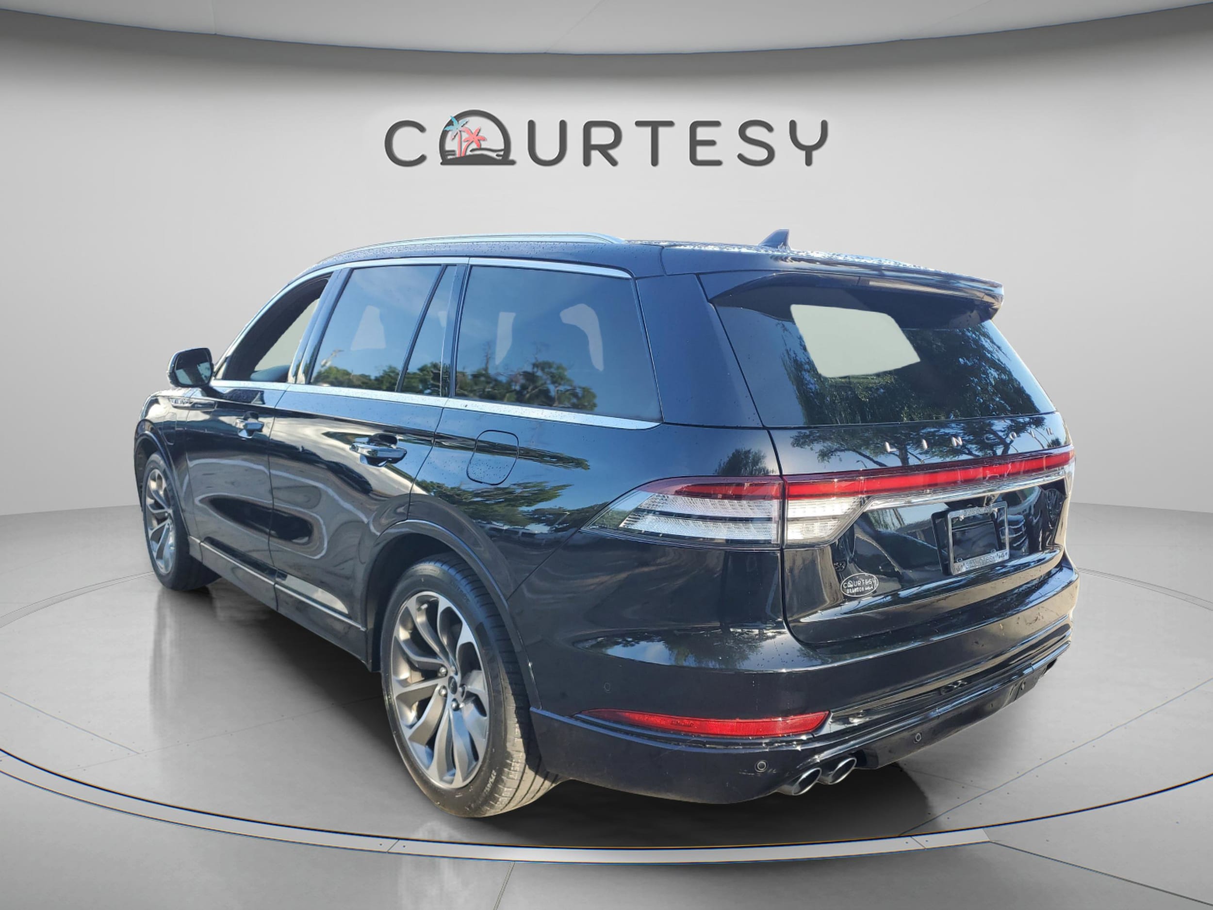 Used 2021 Lincoln Aviator Grand Touring with VIN 5LMYJ8XY2MNL01171 for sale in Tampa, FL