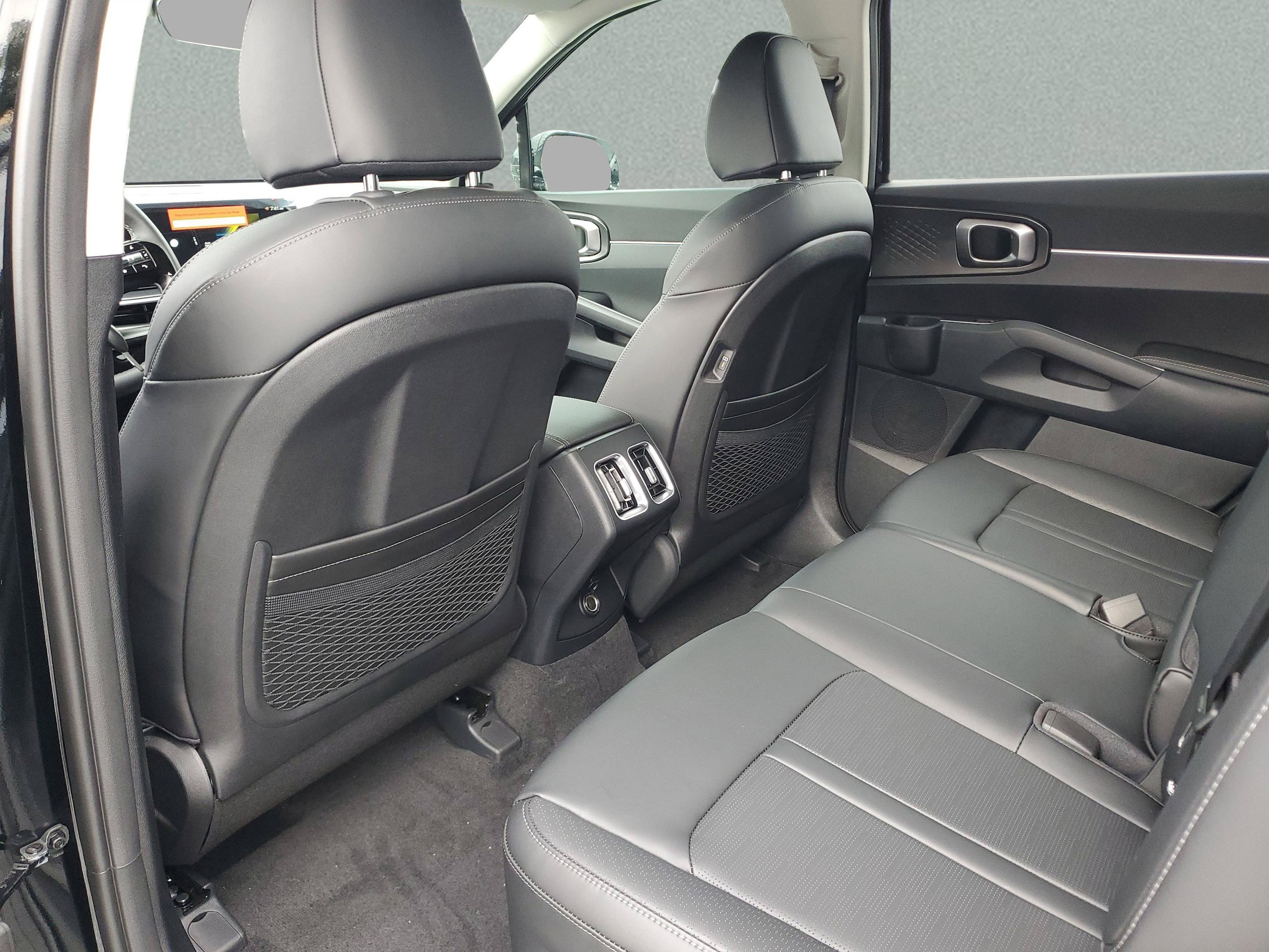 2026 Kia Sorento EX - Photo 9