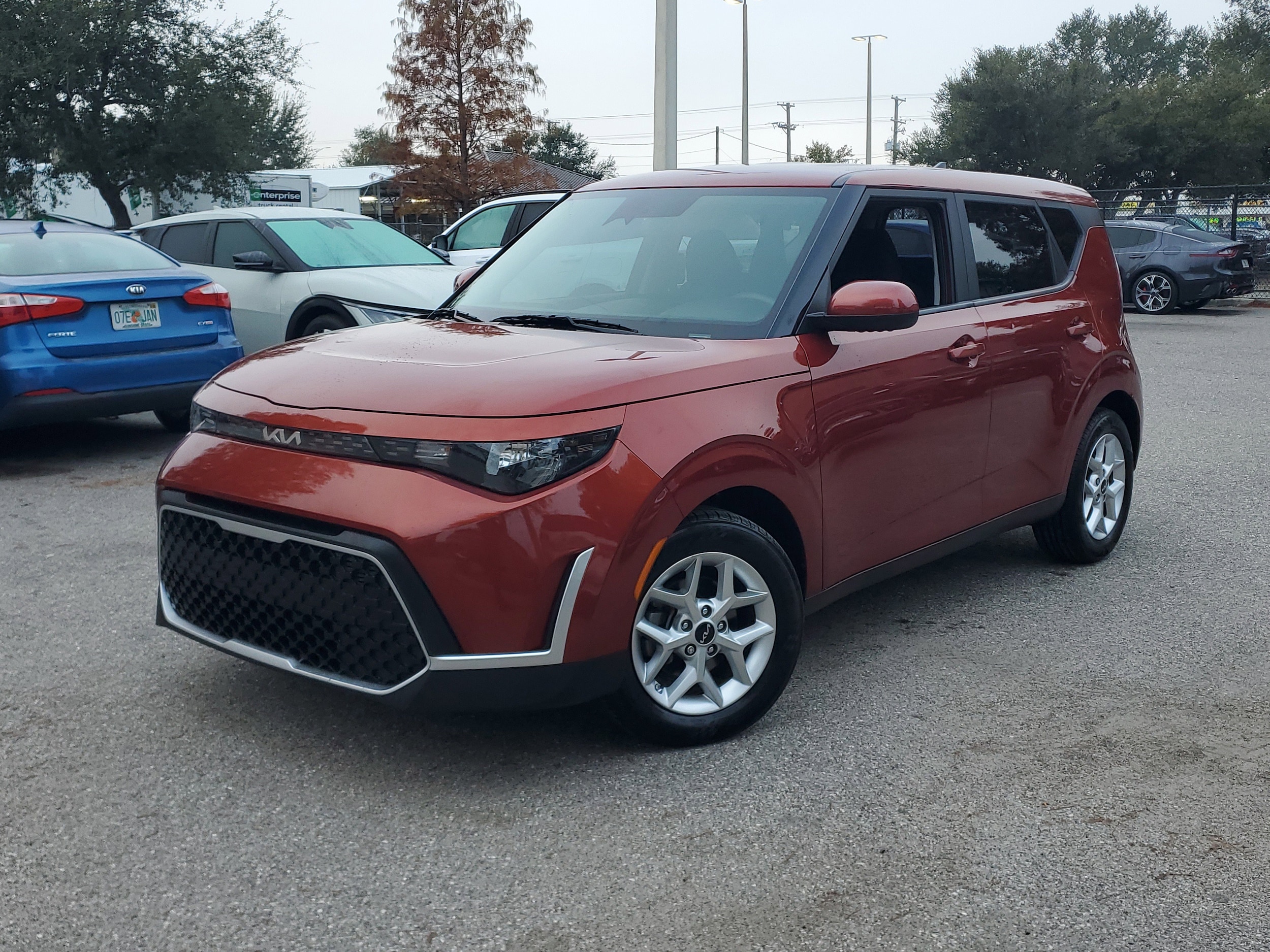 2023 Kia Soul LX's photo