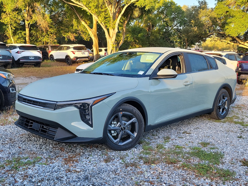 New 2026 Kia K4 LXS Sedan