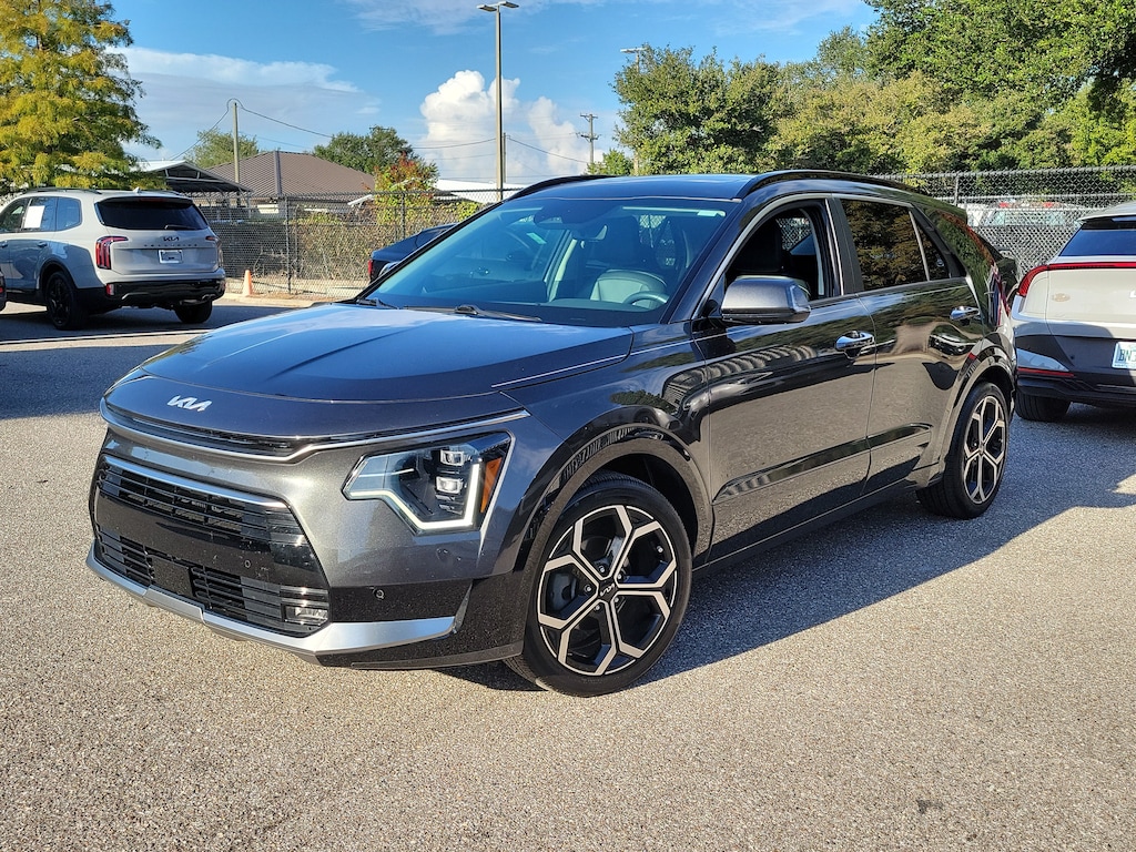 Certified 2023 Kia Niro SX Touring SUV