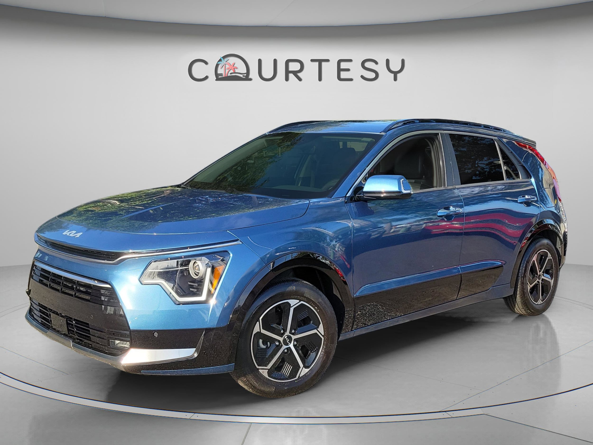 2025 Kia Niro SX HEV's photo