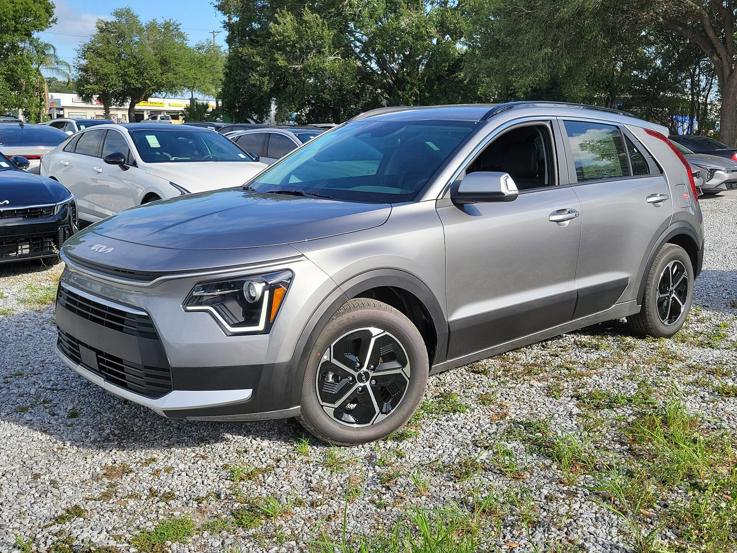 2026 Kia Niro EX HEV's photo