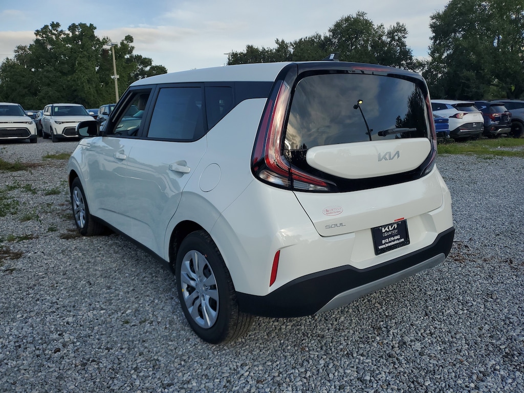 New 2025 Kia Soul LX Hatchback