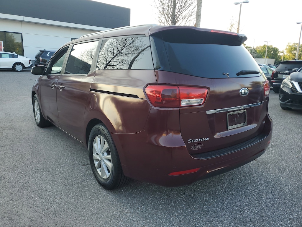 Used 2017 Kia Sedona LX Van Passenger Van