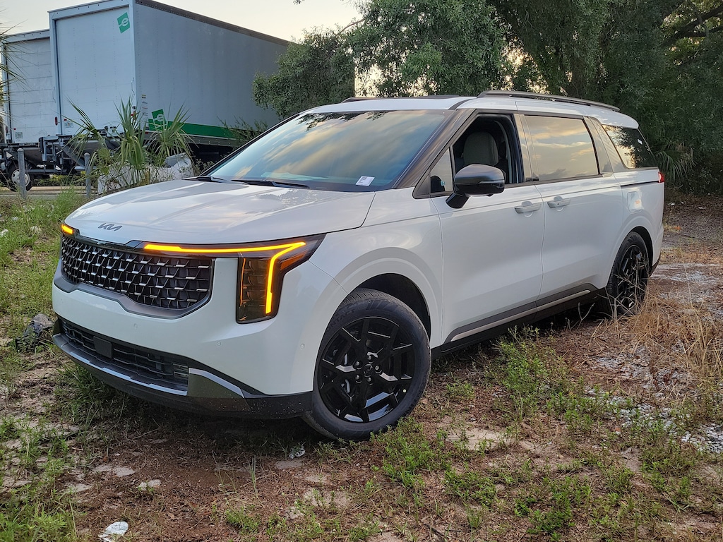 New 2027 Kia Carnival Hybrid SX Van Passenger Van