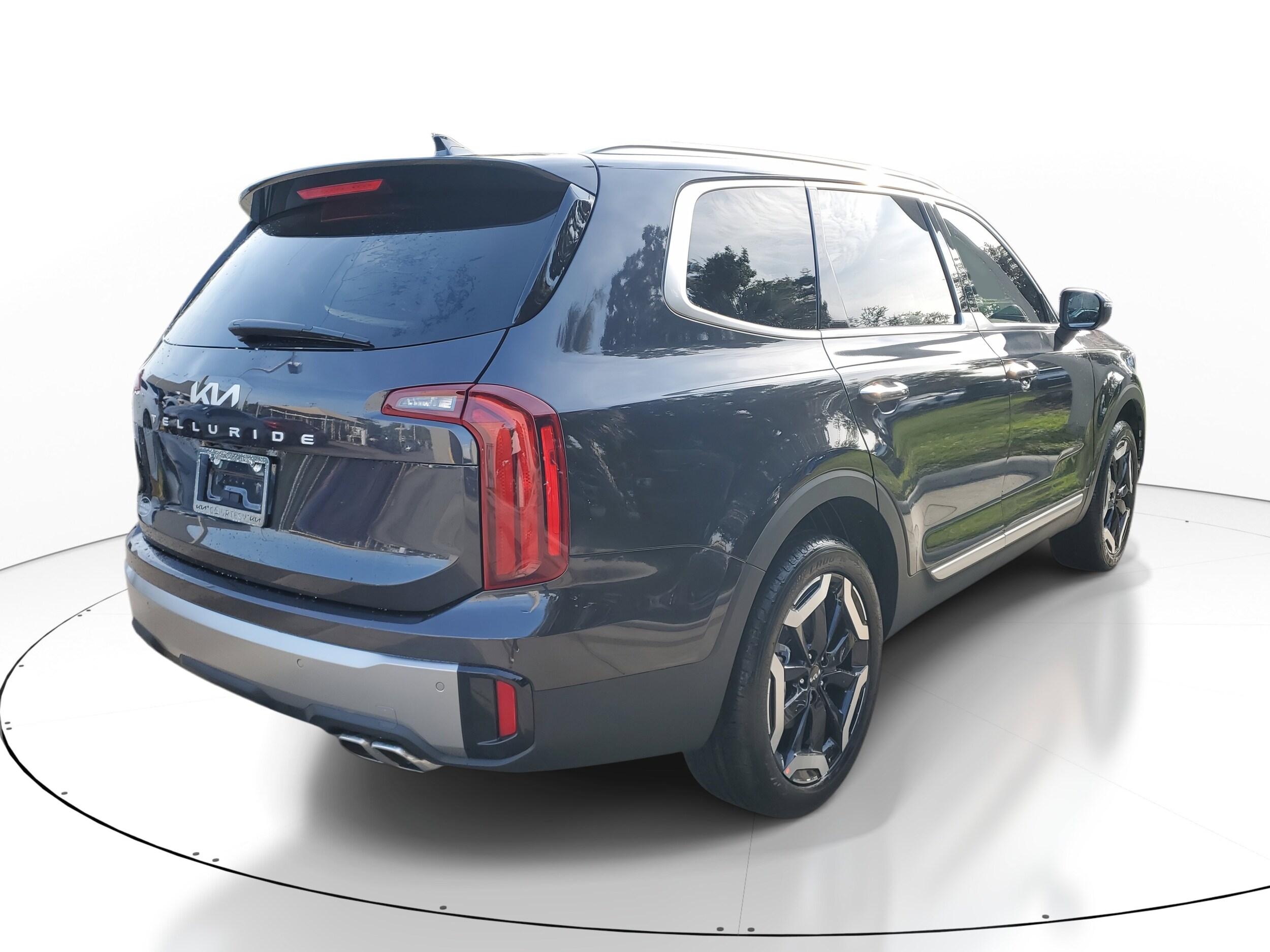 2025 Kia Telluride S photo 3