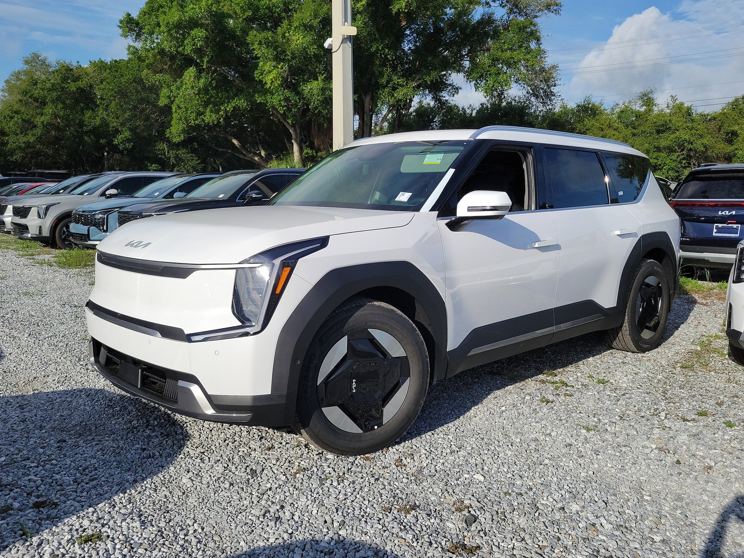 2026 Kia EV9 Wind AWD's photo