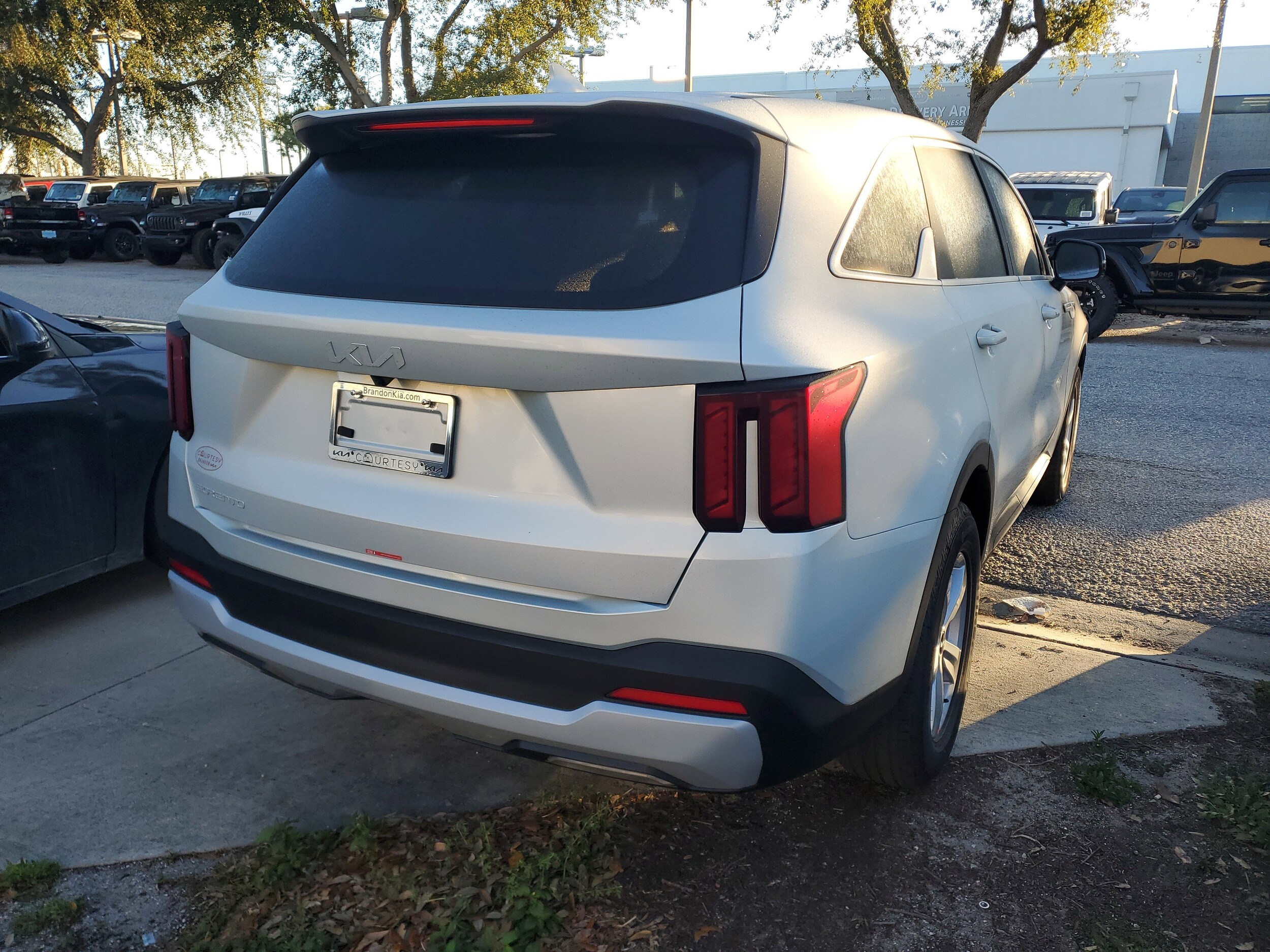 2026 Kia Sorento LX photo 3