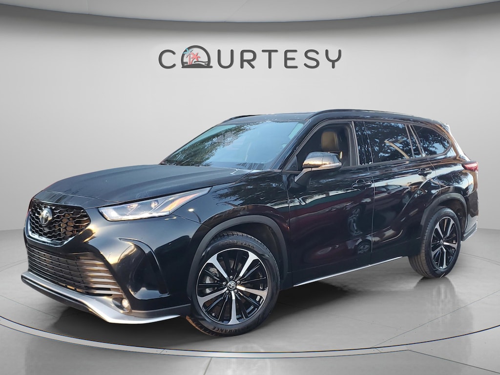 Used 2022 Toyota Highlander XSE SUV