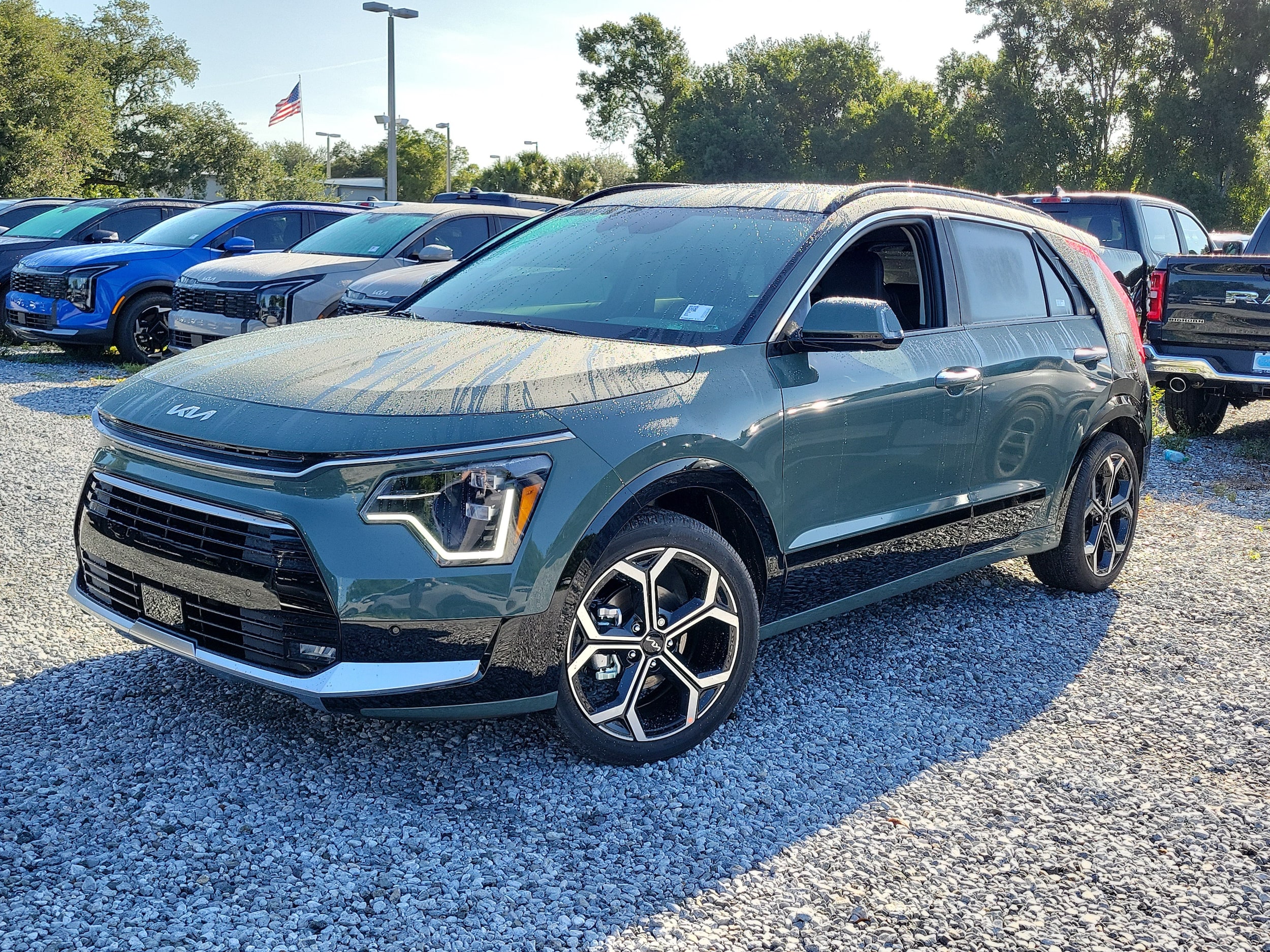 2026 Kia Niro SX Touring HEV's photo
